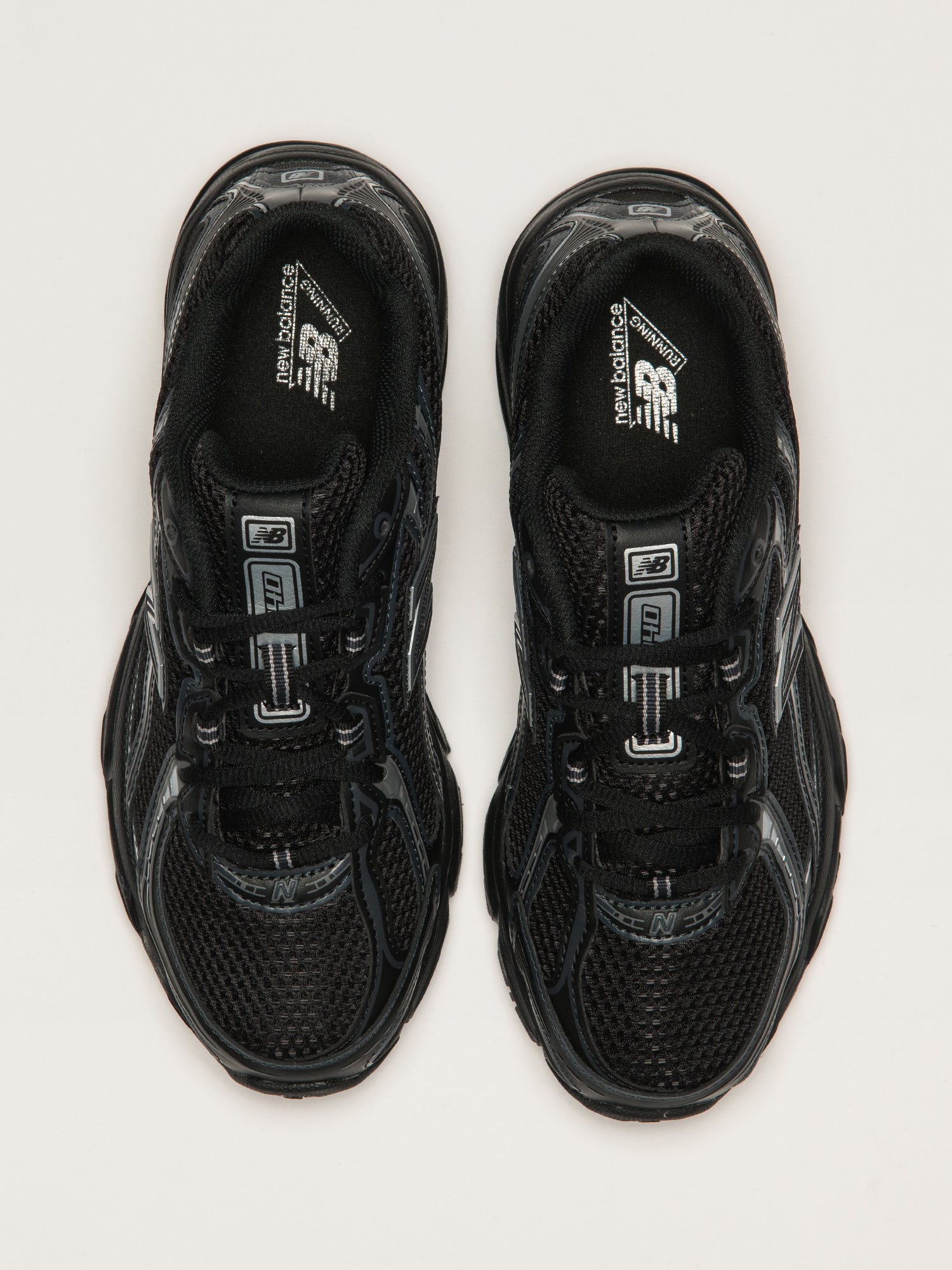 WOMENS NEW BALANCE THE 740 - BLACK