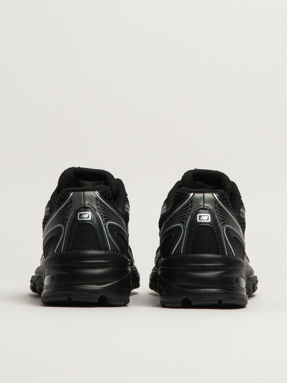 WOMENS NEW BALANCE THE 740 - BLACK