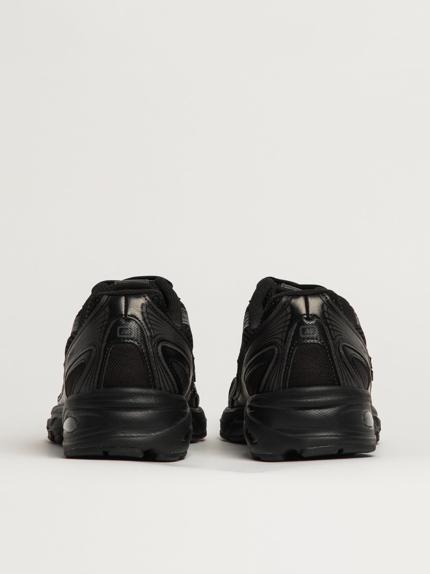 NEW BALANCE THE 740 SNEAKER
