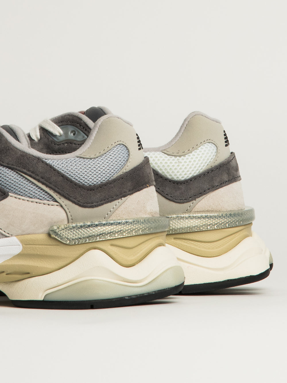 MENS NEW BALANCE THE 9060 SNEAKER - GREY