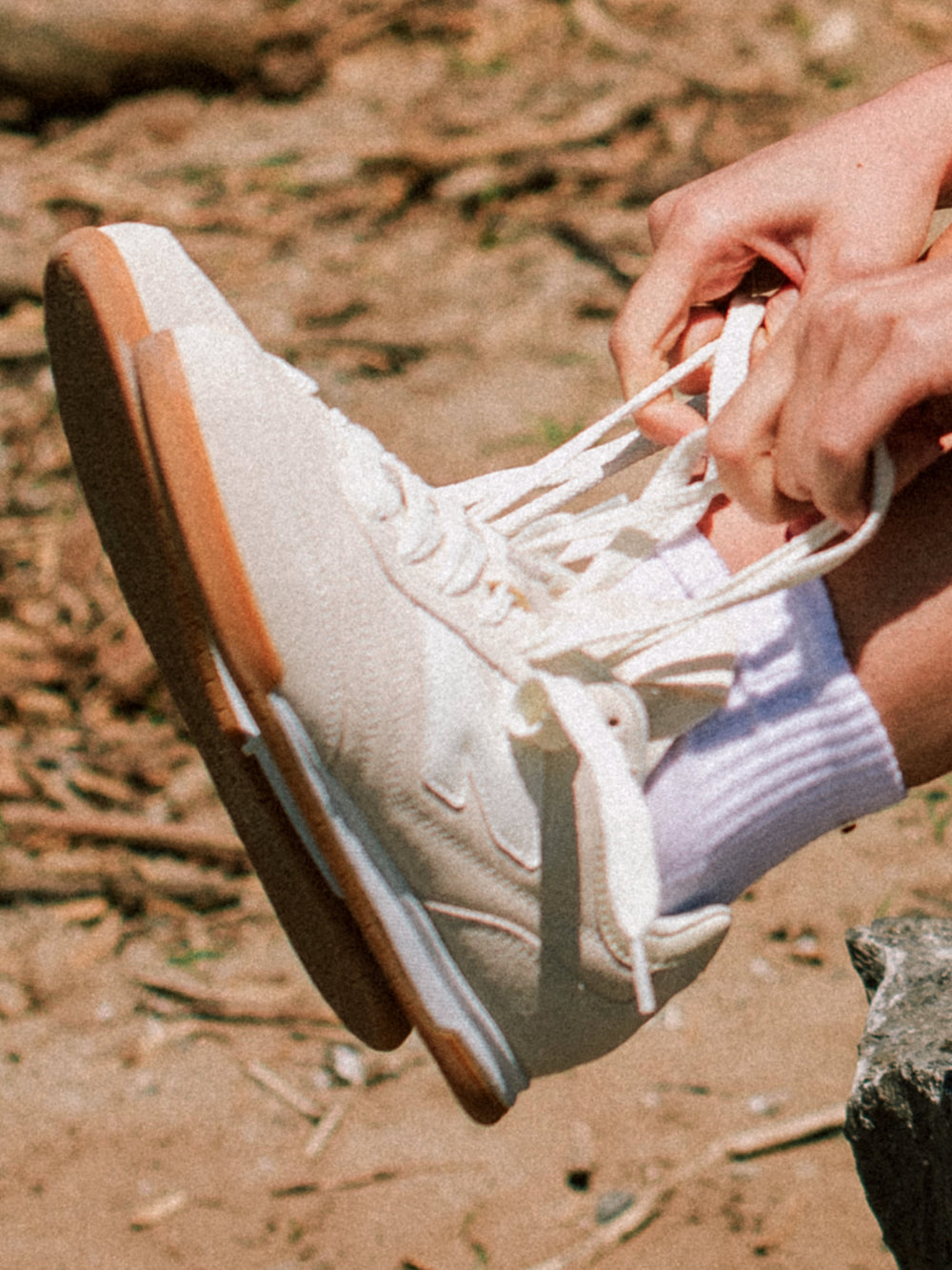 WOMENS NEW BALANCE THE RC42 SNEAKER - LINEN