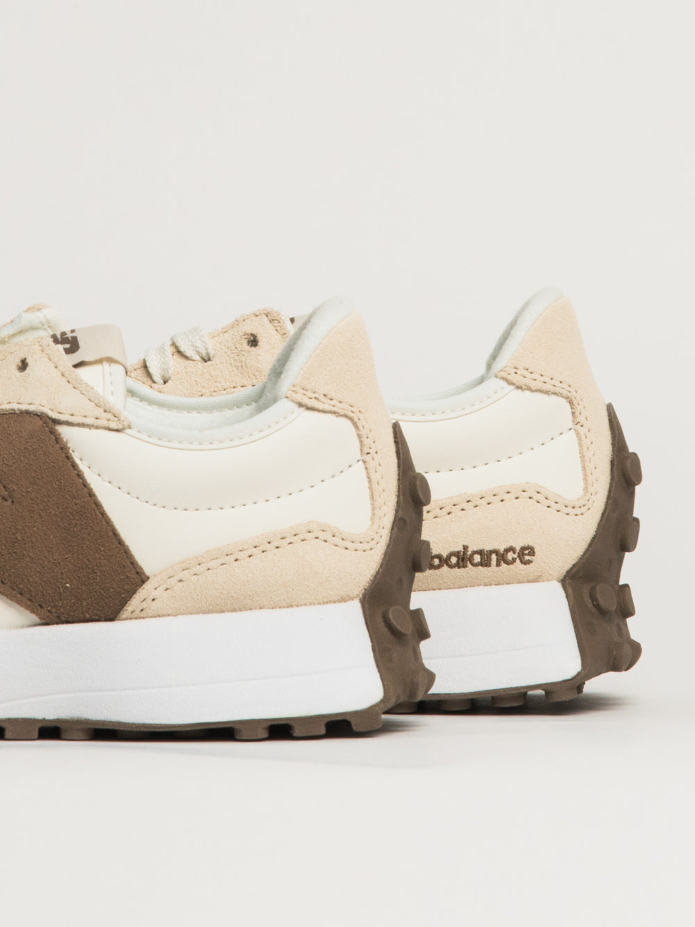 NEW BALANCE LA BASKET 327 - CRÈME