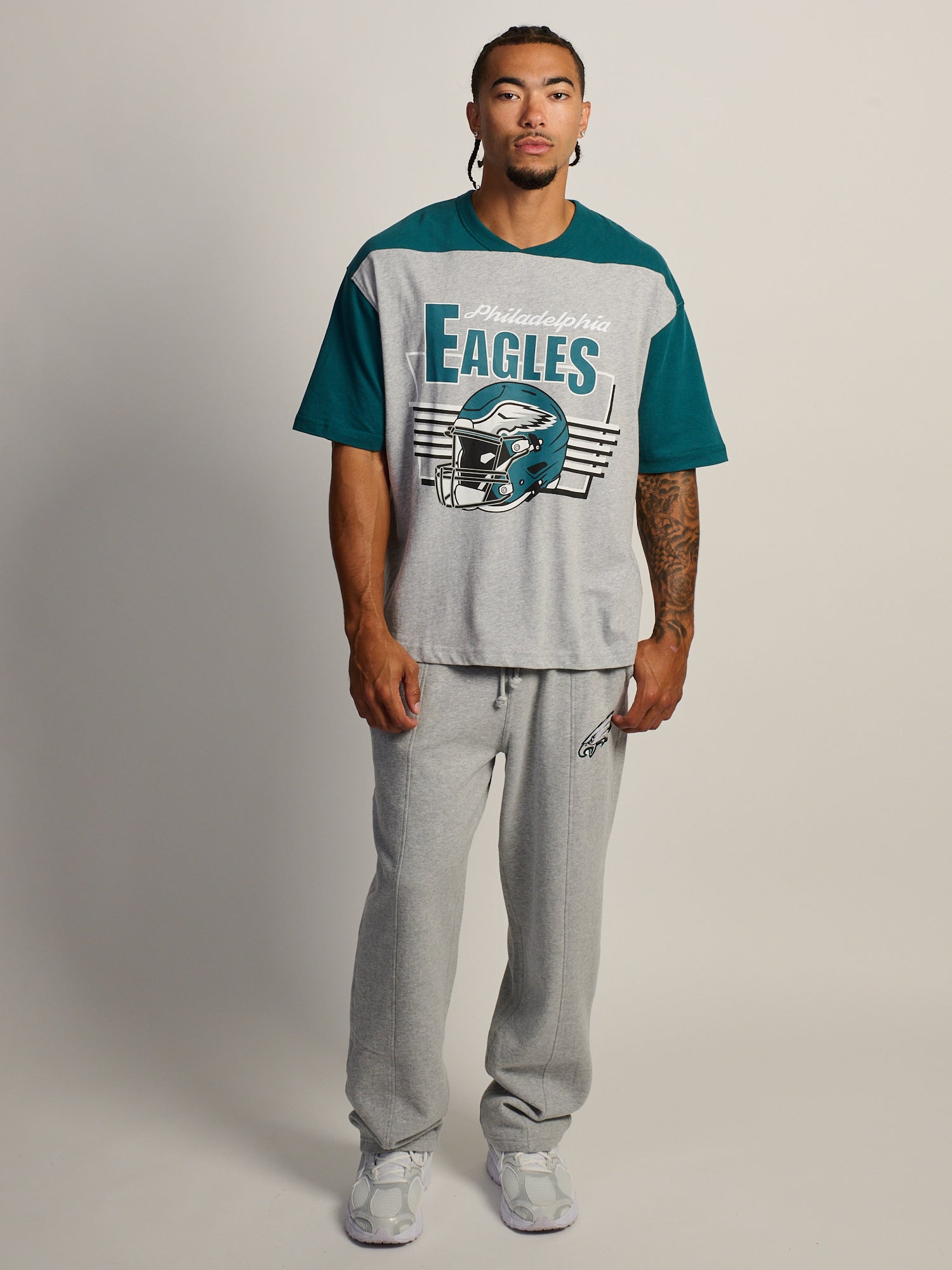 NFL EAGLES FOOTBALL T-SHIRT