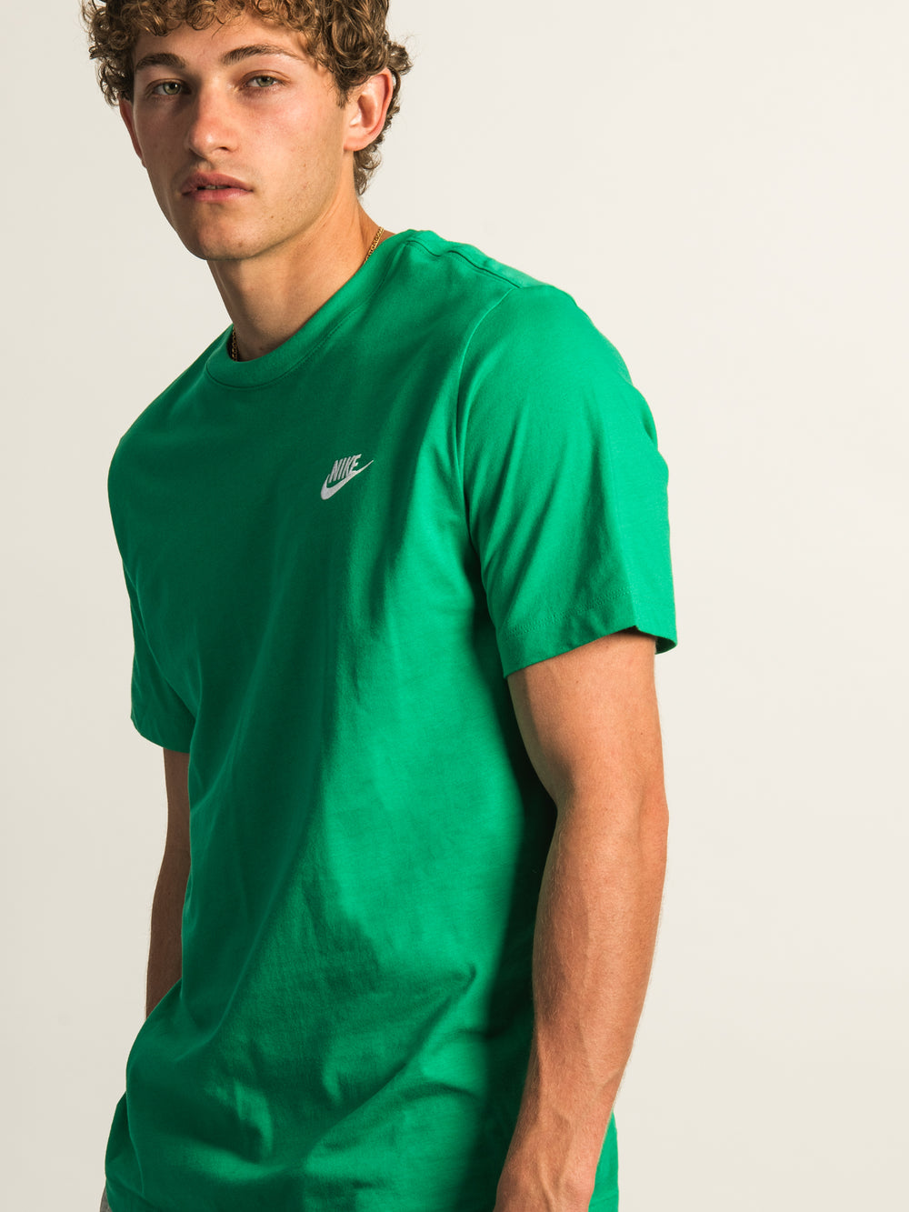 NIKE SPORTSWEAR CLUB T-SHIRT - GREEN