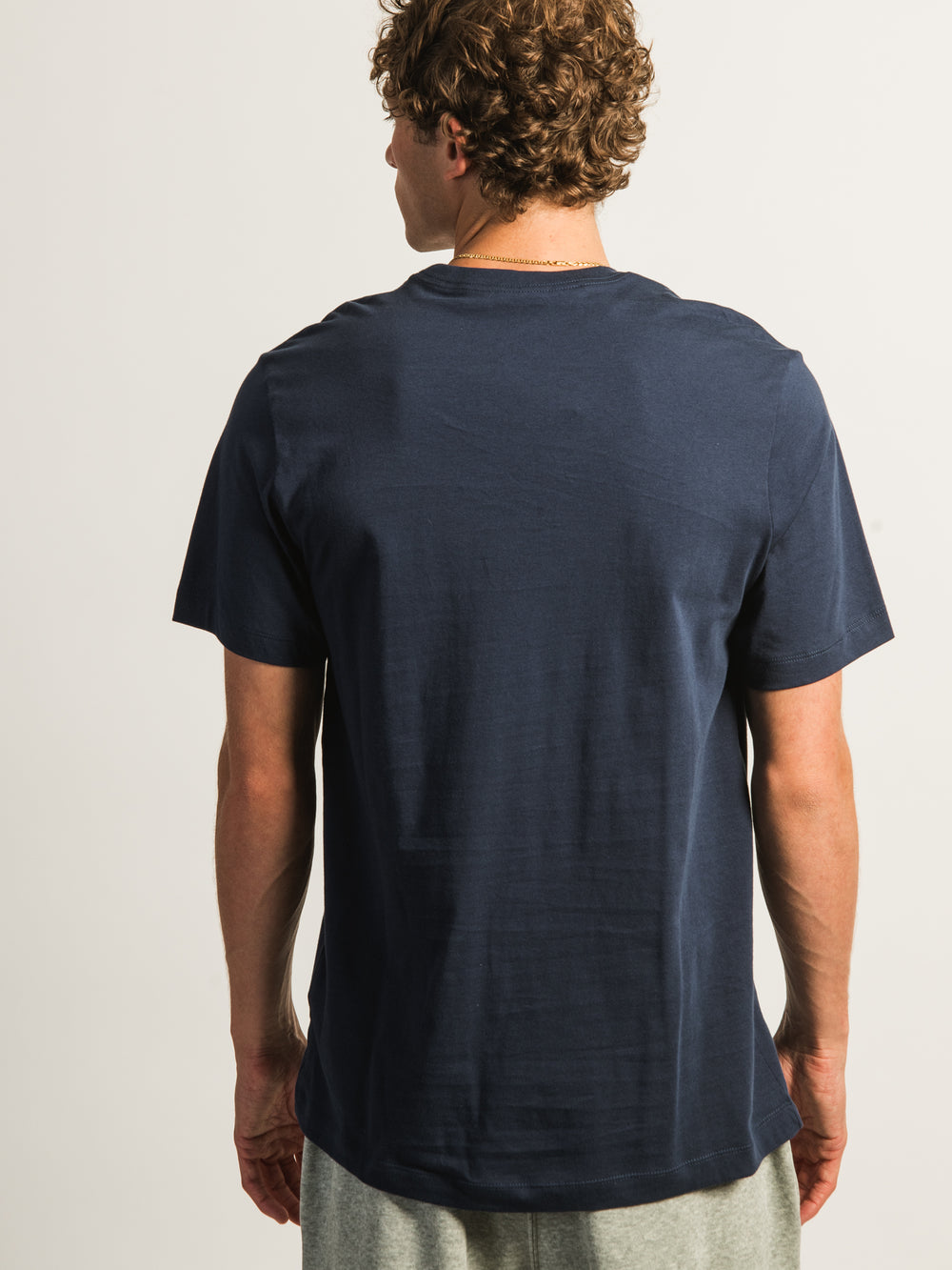 NIKE SPORTSWEAR CLUB T-SHIRT - MIDNIGHT