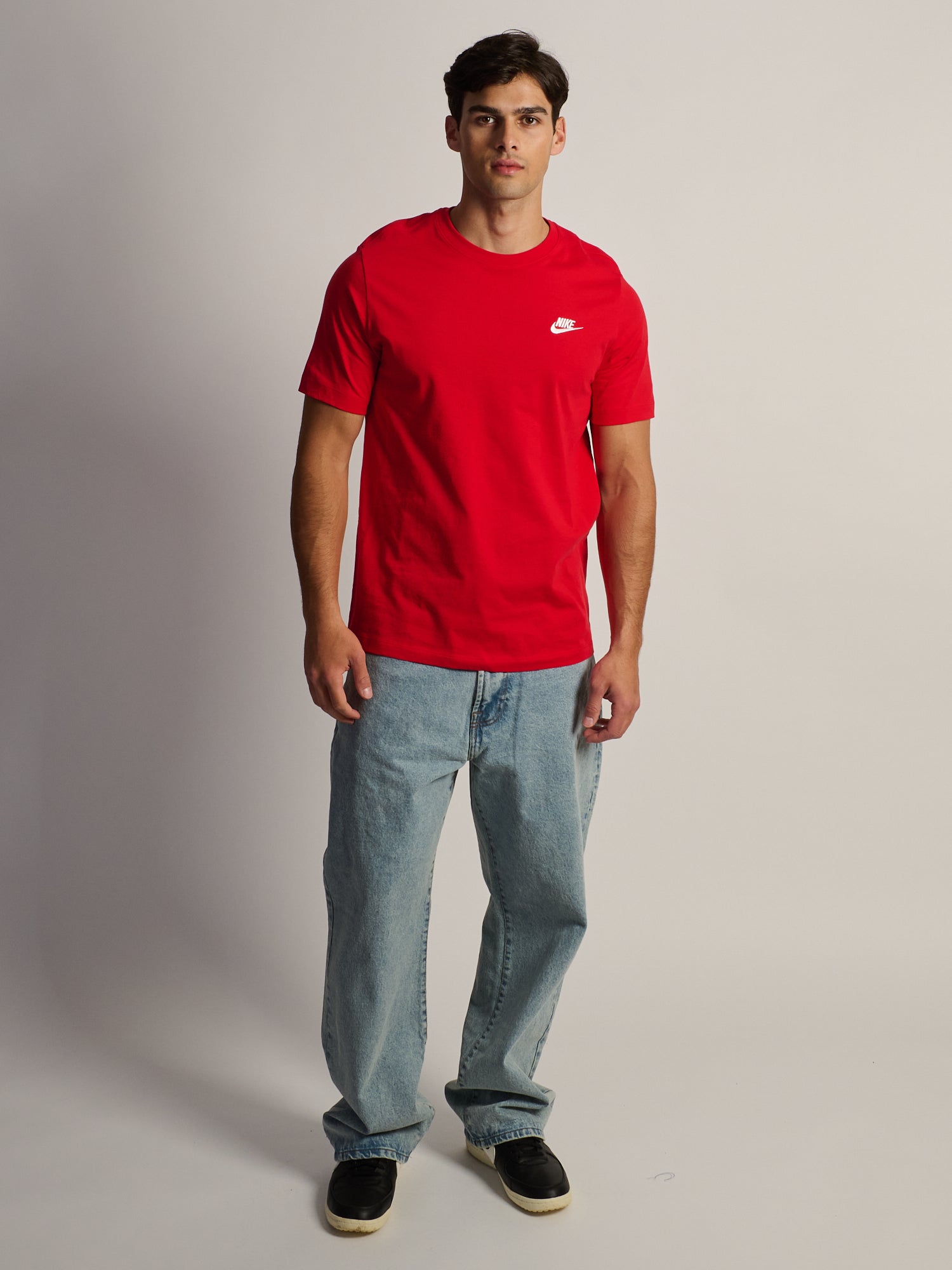 T-SHIRT NIKE SPORTSWEAR CLUB - ROUGE