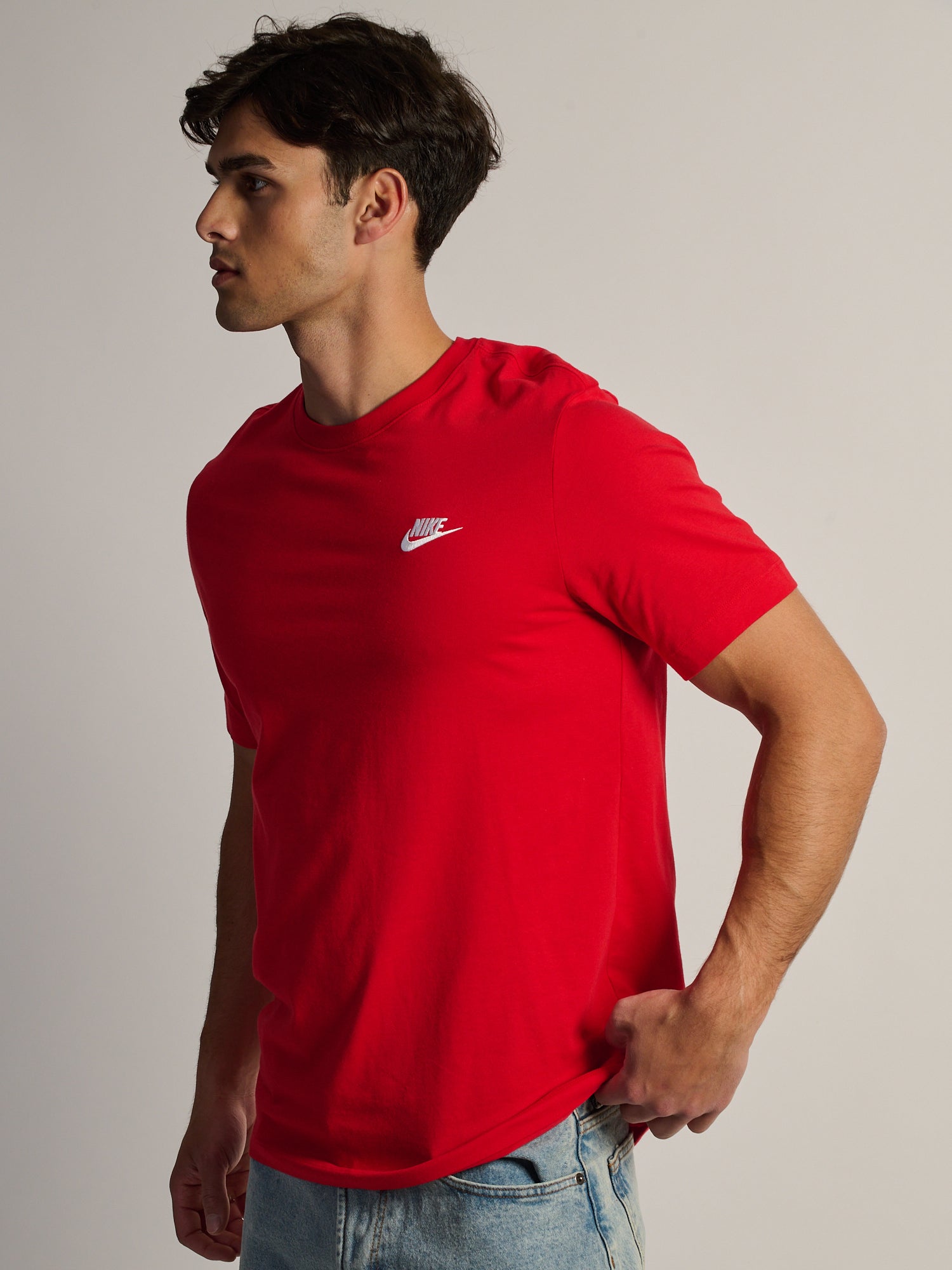 NIKE SPORTSWEAR CLUB T-SHIRT - RED