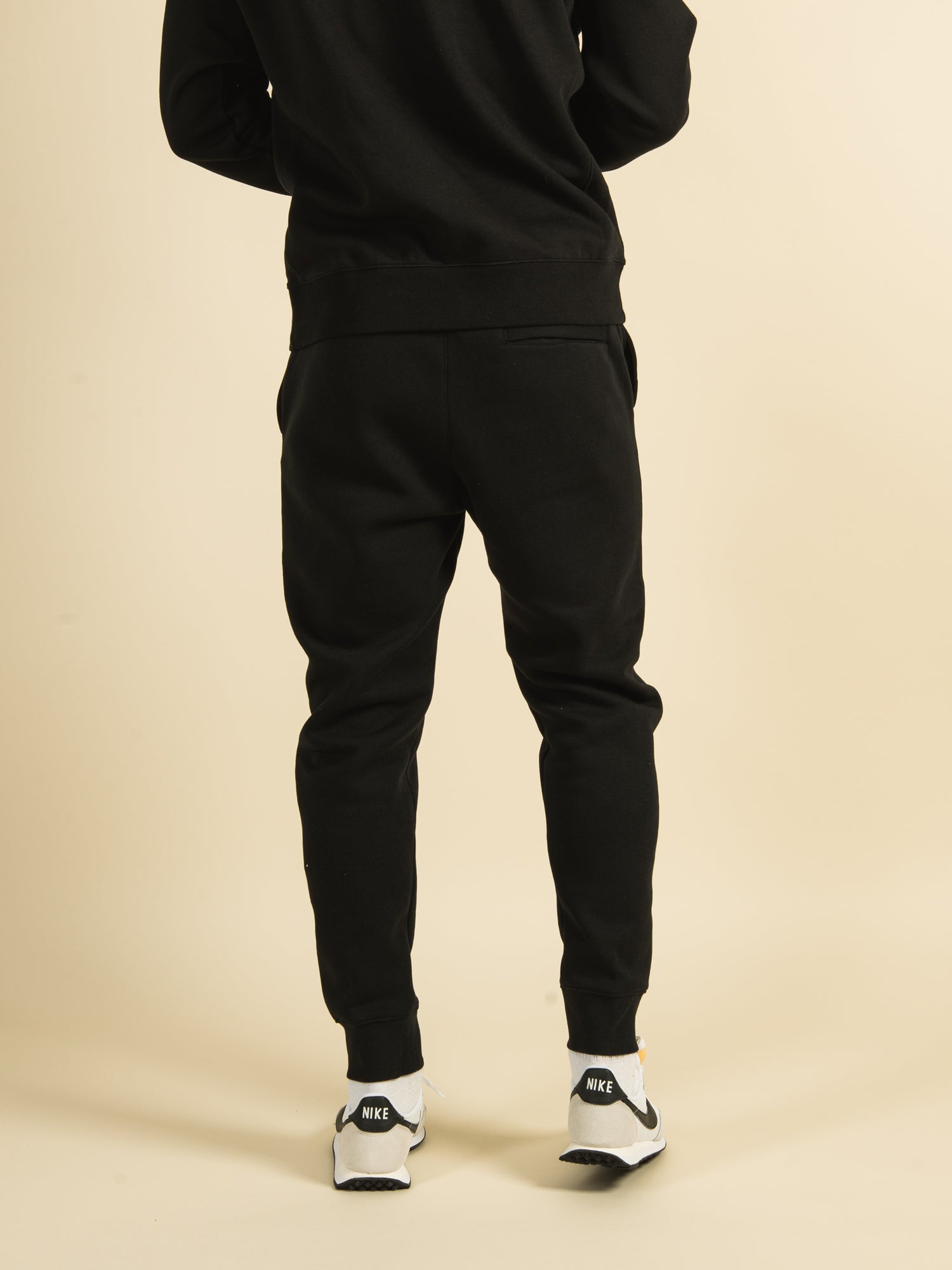 Nike black sweatpants best sale