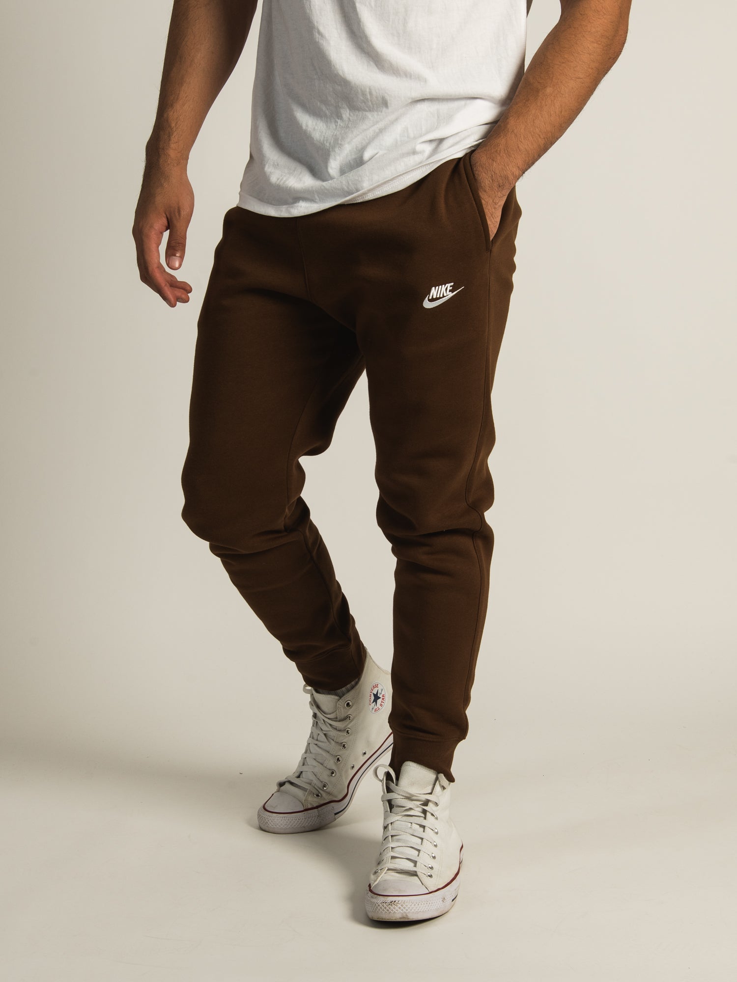  Nike Men's Sportswear Double Swoosh Fleece Jogger Sweatpants,  Light Orewood Brown, Large : Clothing, Shoes & Jewelry