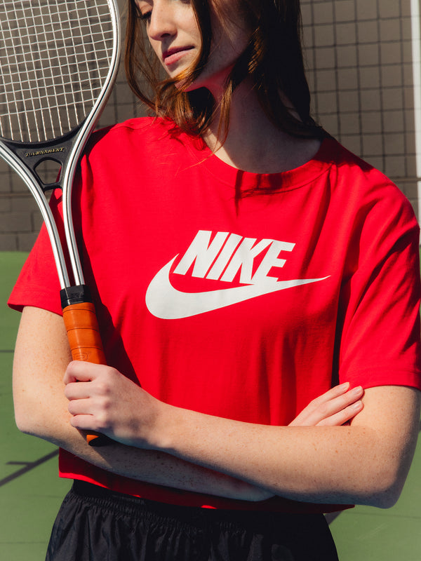 NIKE SPORTSWEAR CLUB CROP T-SHIRT