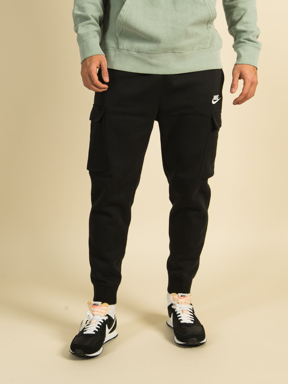 Nike Men's Sportswear Club Fleece Cargo Sweatpants Black Size XL Cd3129 010  for sale online