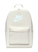 NIKE NIKE HERITAGE 25L - LT OREWOOD - Boathouse