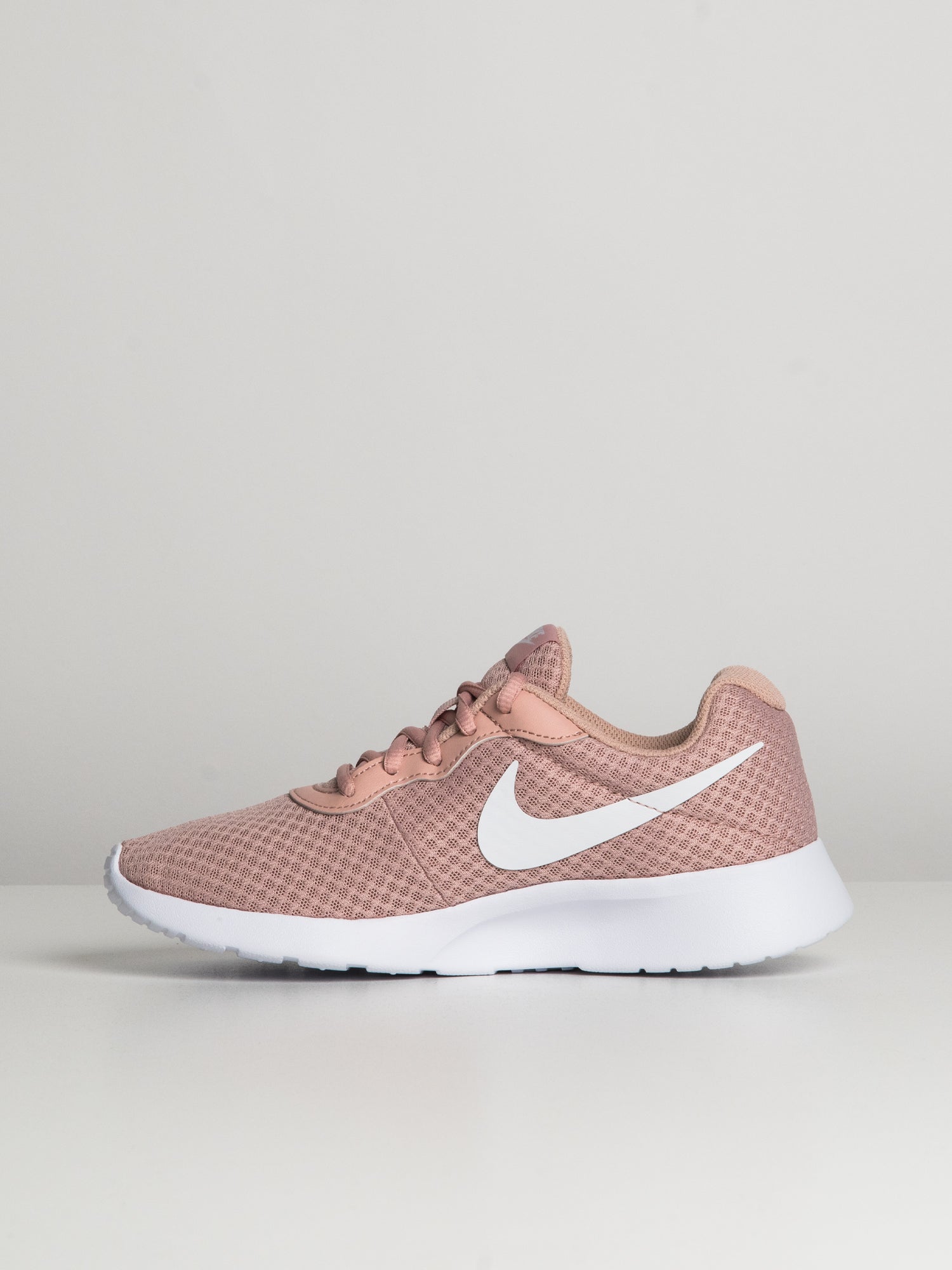 Nike wmns tanjun on sale slip