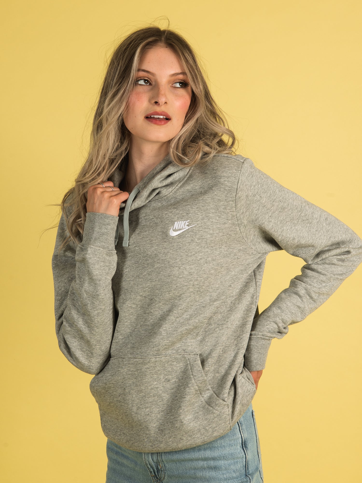 Nike club clearance hoodie women's