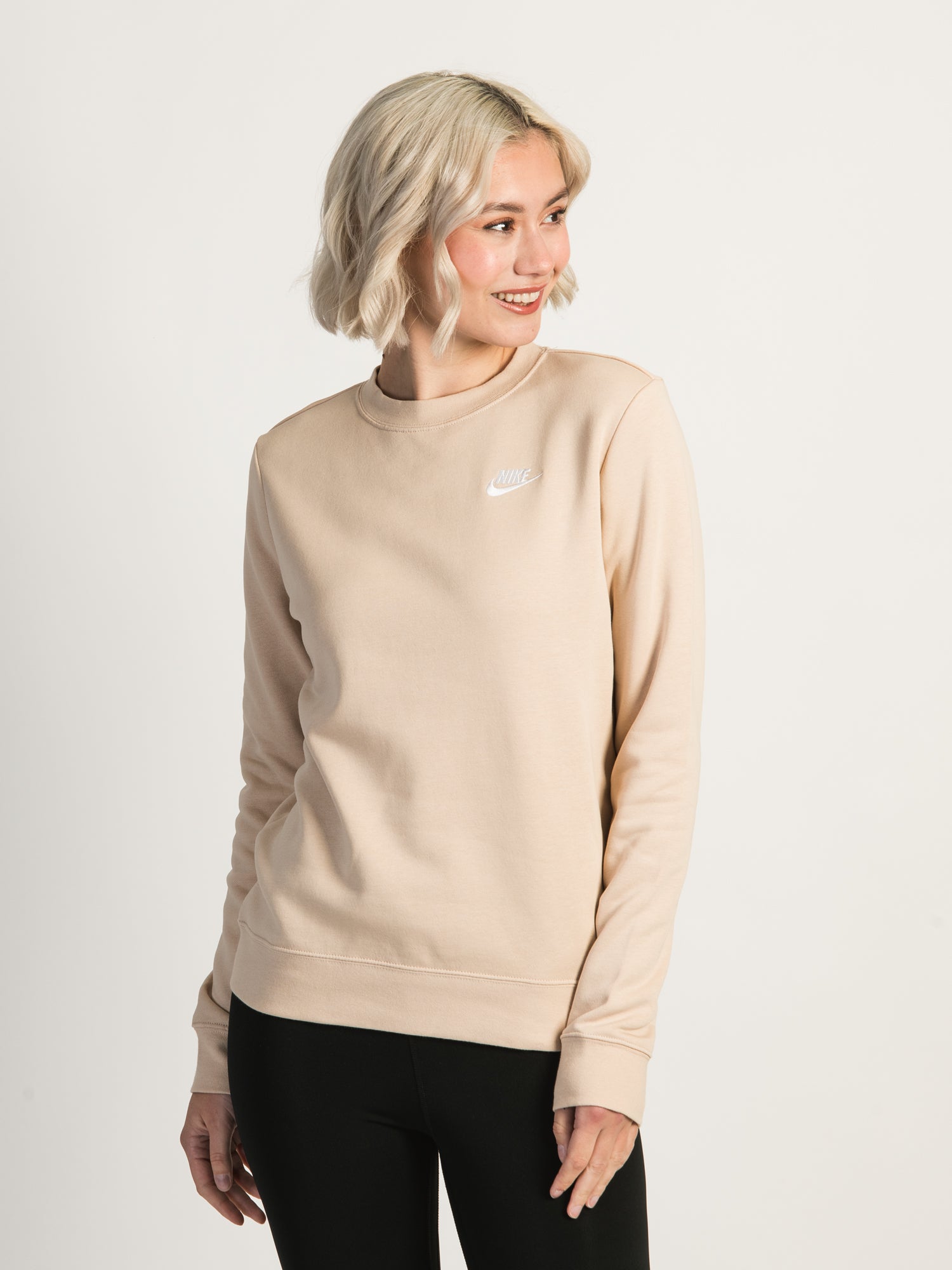 Nike club hot sale crewneck