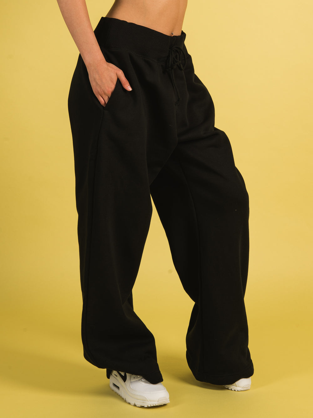 NIKE Sportswear Phoenix Womens Wide Leg Fleece Sweatpants - OFF WHITE