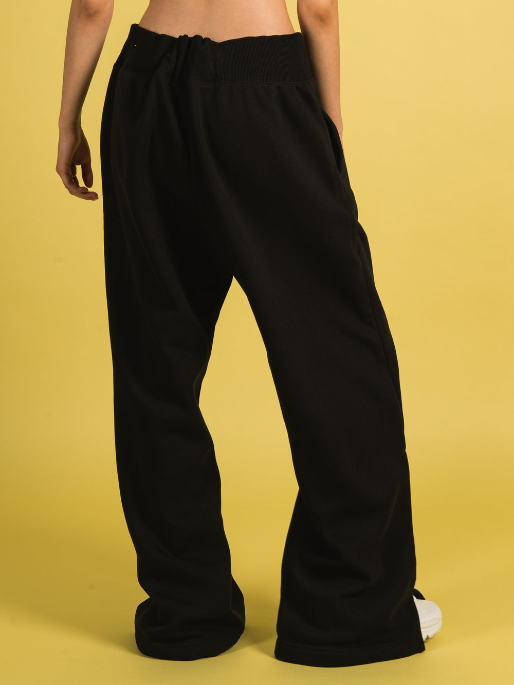 Nike Sportswear Phoenix Fleece Pants for women, black! Buy online
