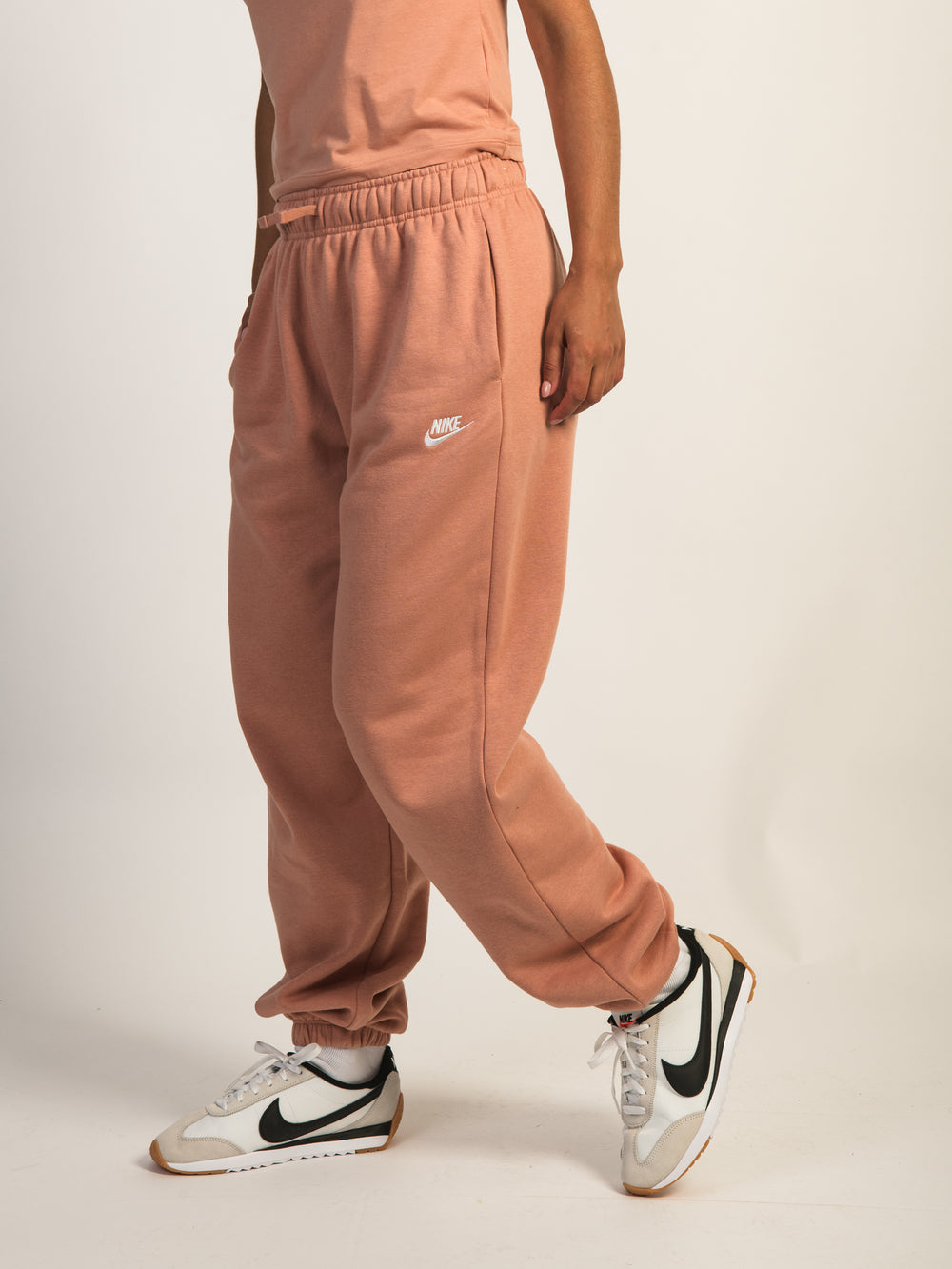 NIKE CLUB MIDRISE OVERSIZED SWEATPANTS - ROSE GOLD