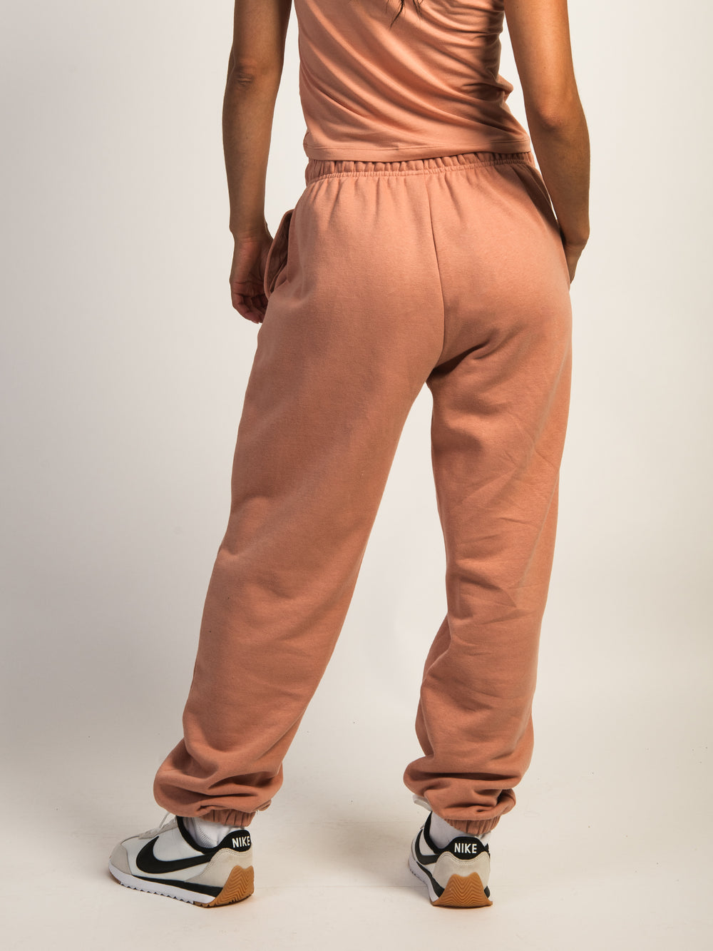 NIKE CLUB MIDRISE OVERSIZED SWEATPANTS - ROSE GOLD