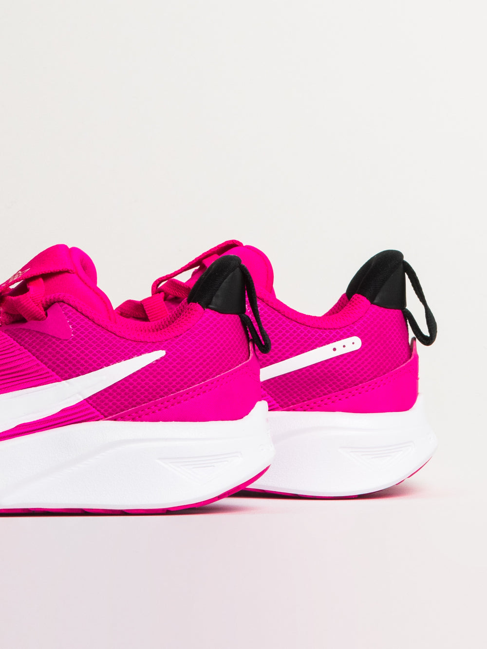 CHAUSSURES NIKE STAR RUNNER 4 ENFANT - ROSE FIERCE/NOIR/BLANC