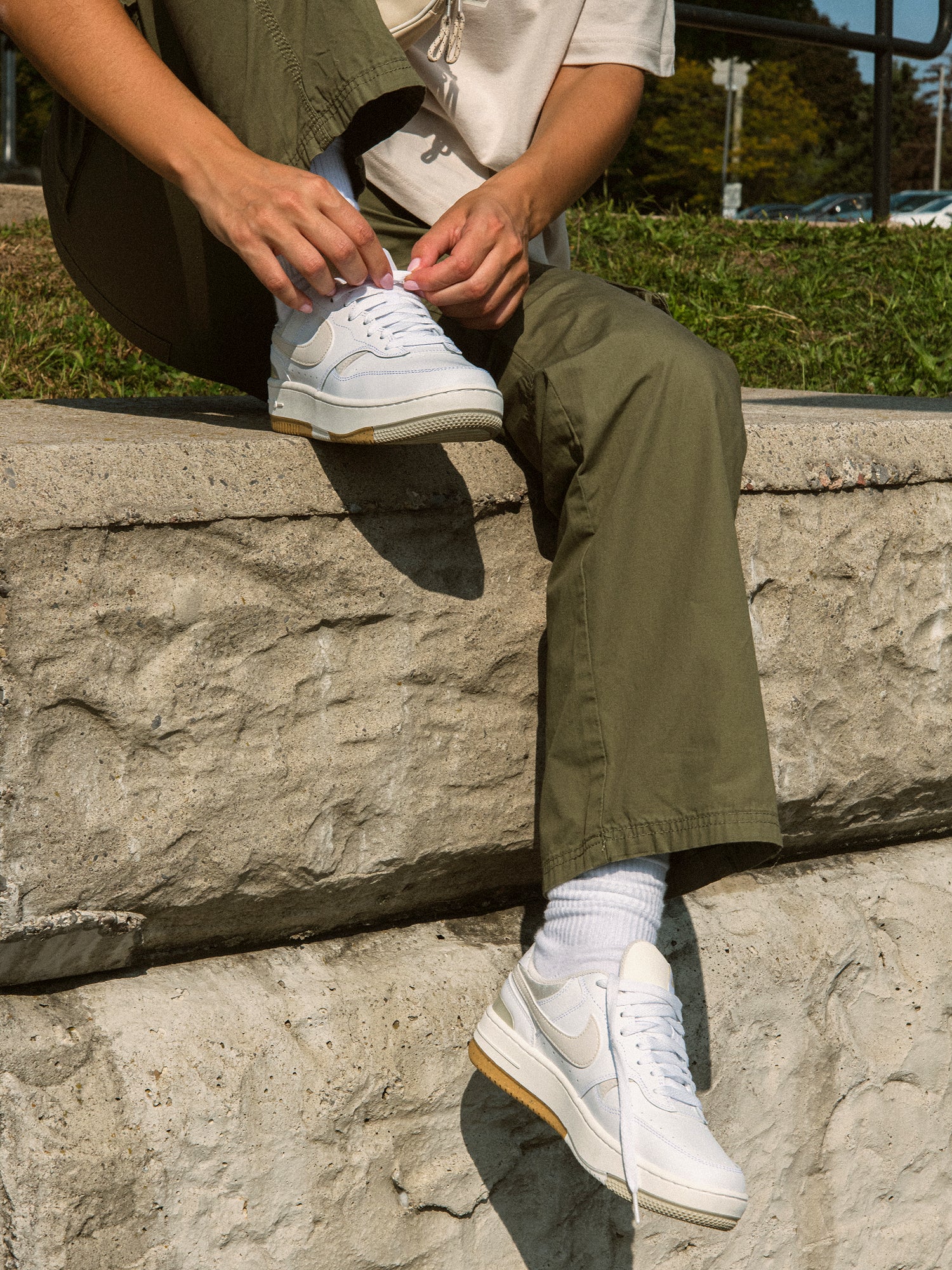 WOMENS NIKE GAMMA FORCE SNEAKER - WHITE/LIGHT BONE/SANDDRIFT