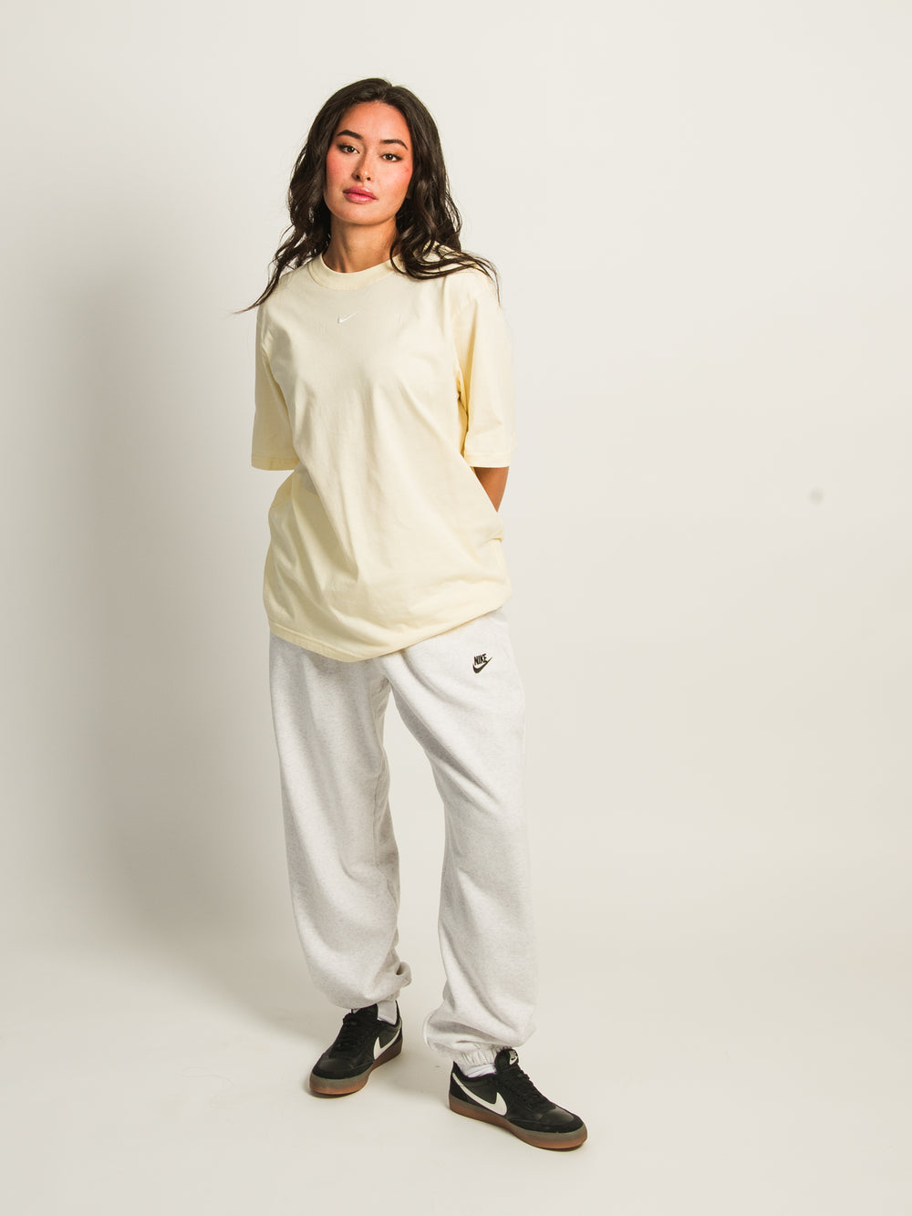 NIKE SPORTSWEAR CLUB T-SHIRT - ALABASTER