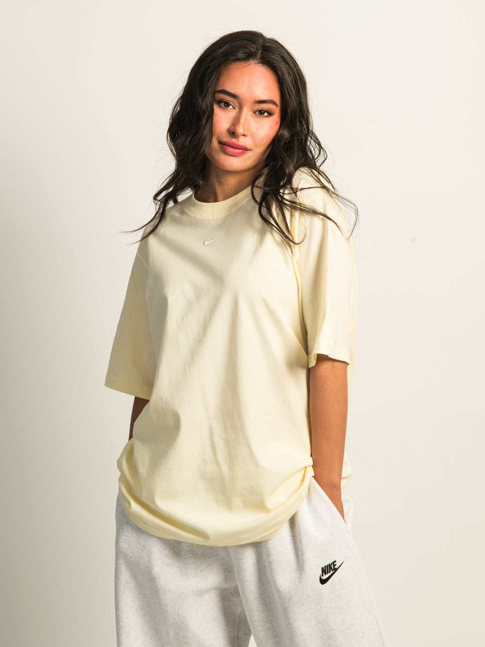 NIKE SPORTSWEAR CLUB T-SHIRT - ALABASTER