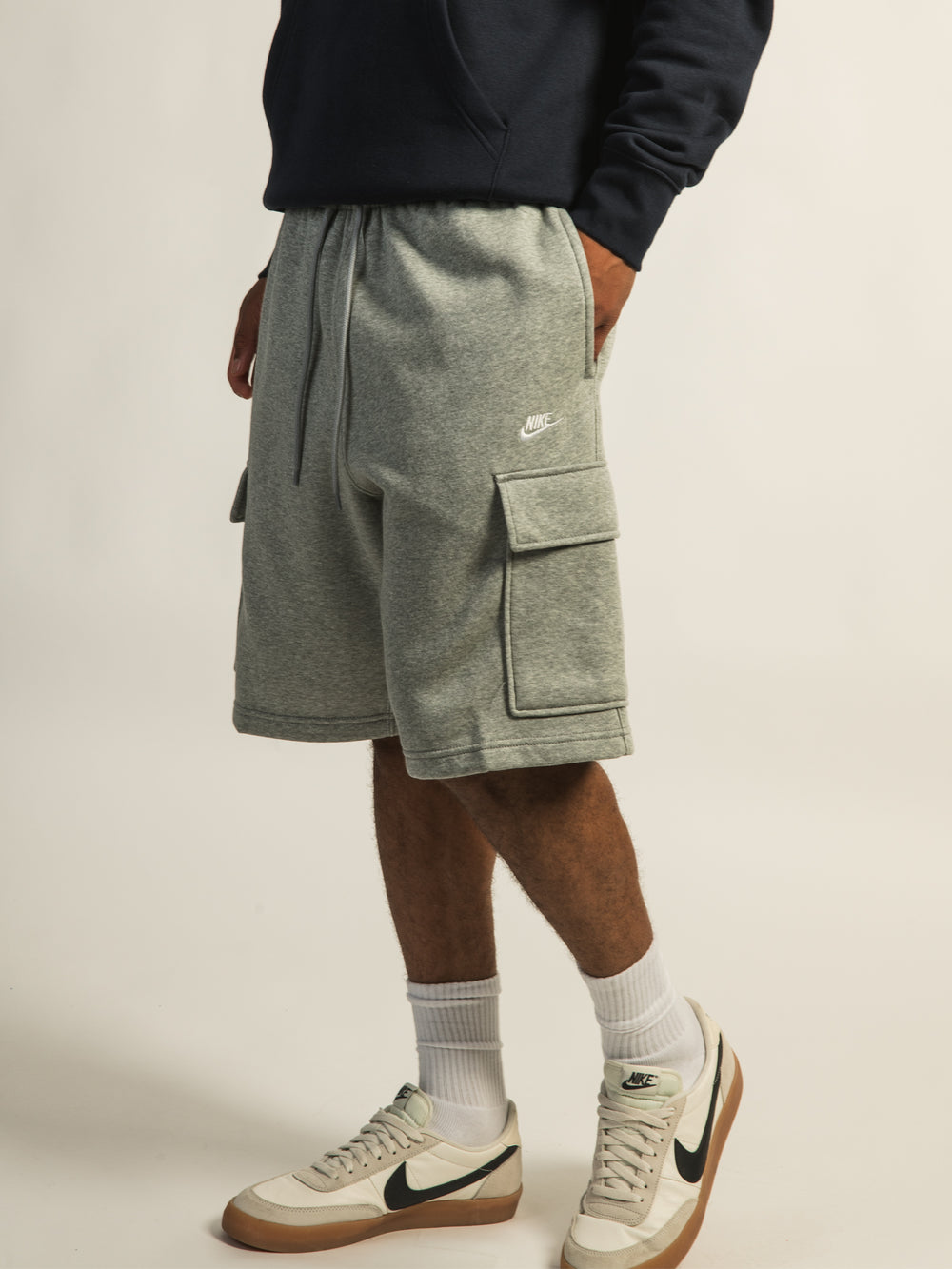 NIKE CLUB CARGO SHORT - GREY