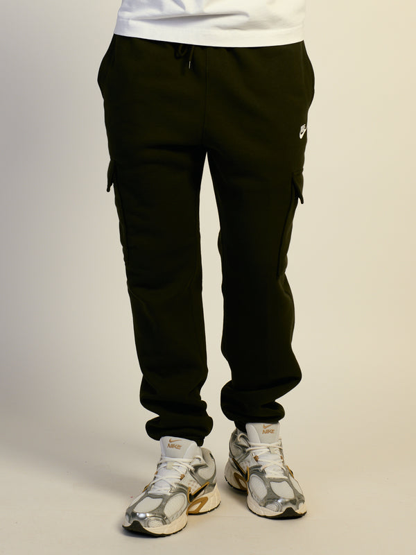 NIKE SPORTSWEAR CLUB CARGO PANT - SEQUOIA