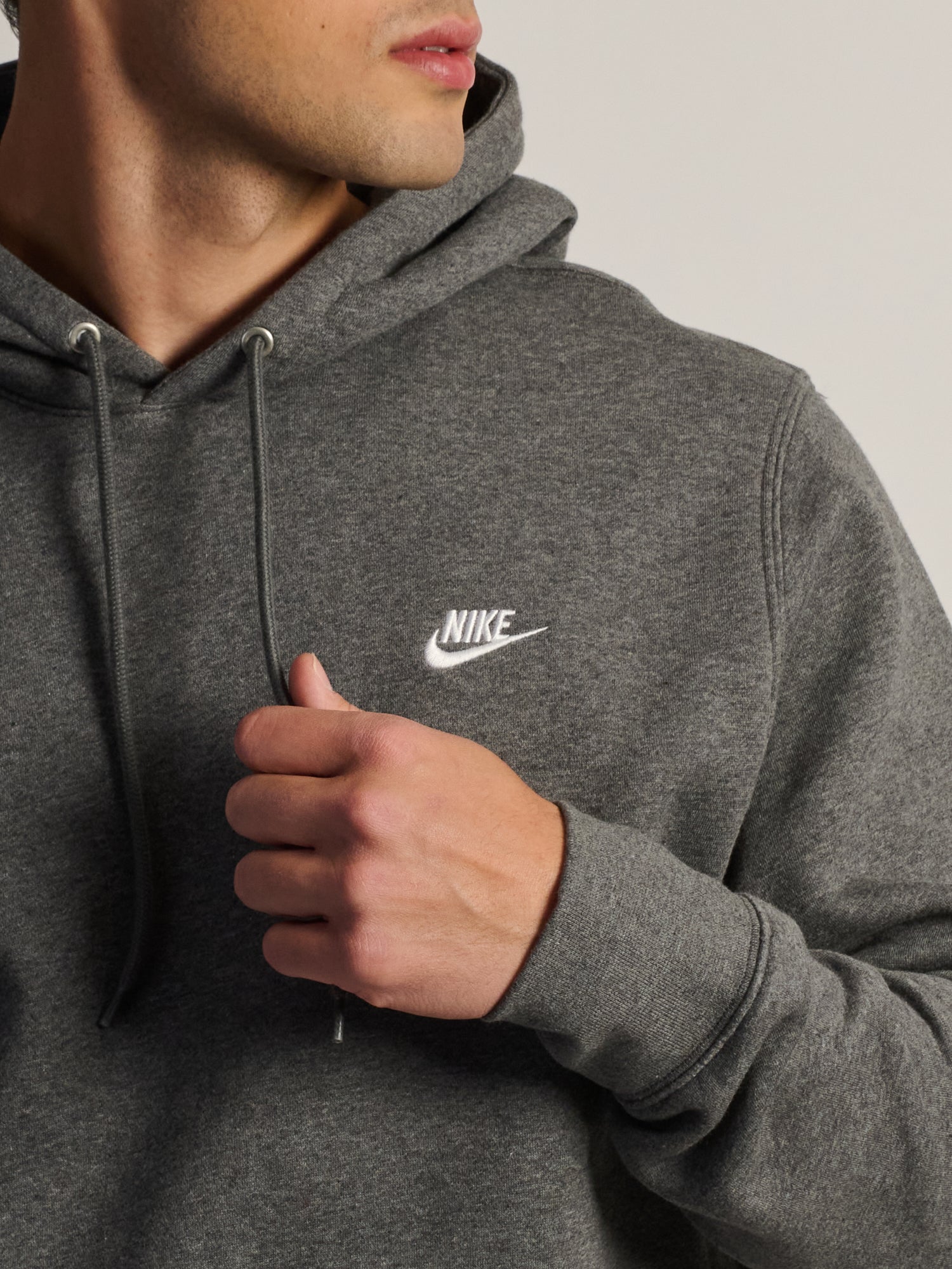 PULL OVER NIKE SPORTSWEAR CLUB HODDIE- CHARCOAL