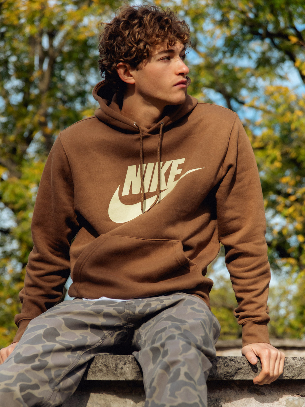 NIKE CLUB GFX PULLOVER HOODIE
