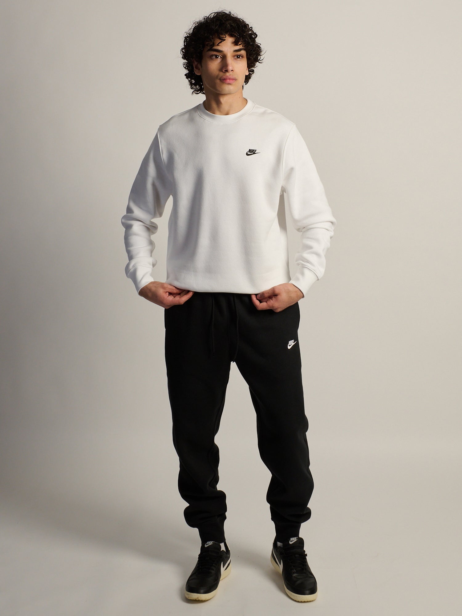 NIKE SPORTWEAR CLUB CREW - WHITE