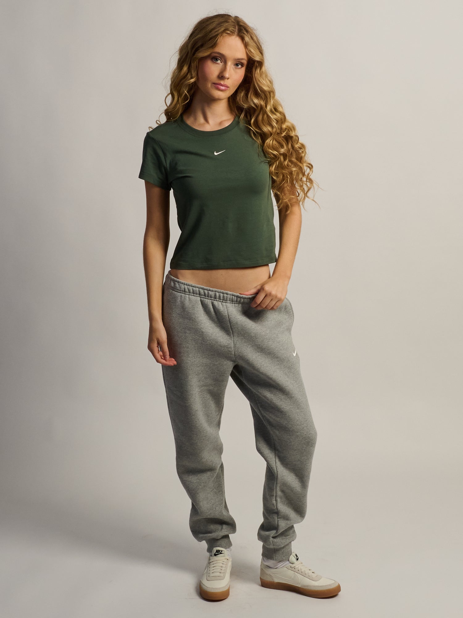 NIKE SPORTSWEAR CHLL KNIT MID CROPPED TEE