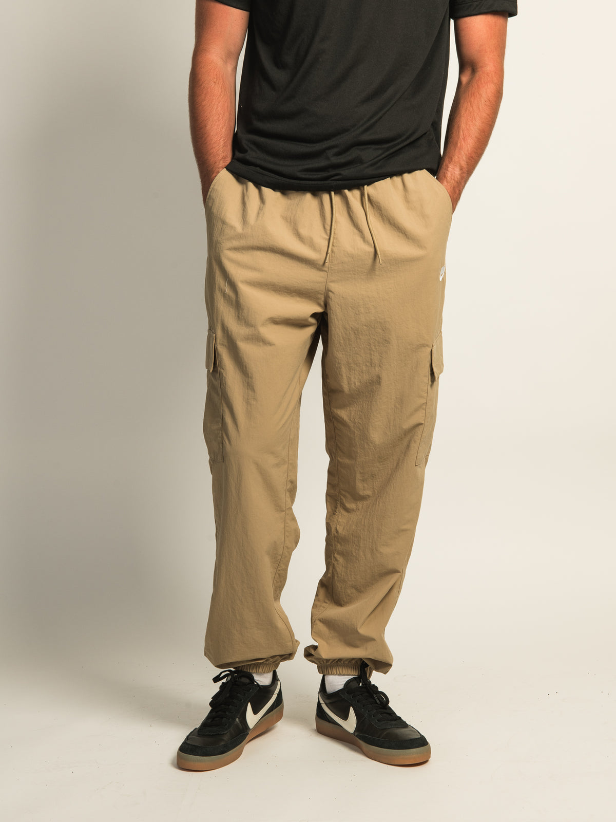 NIKE NYLON WOVEN CARGO PANT