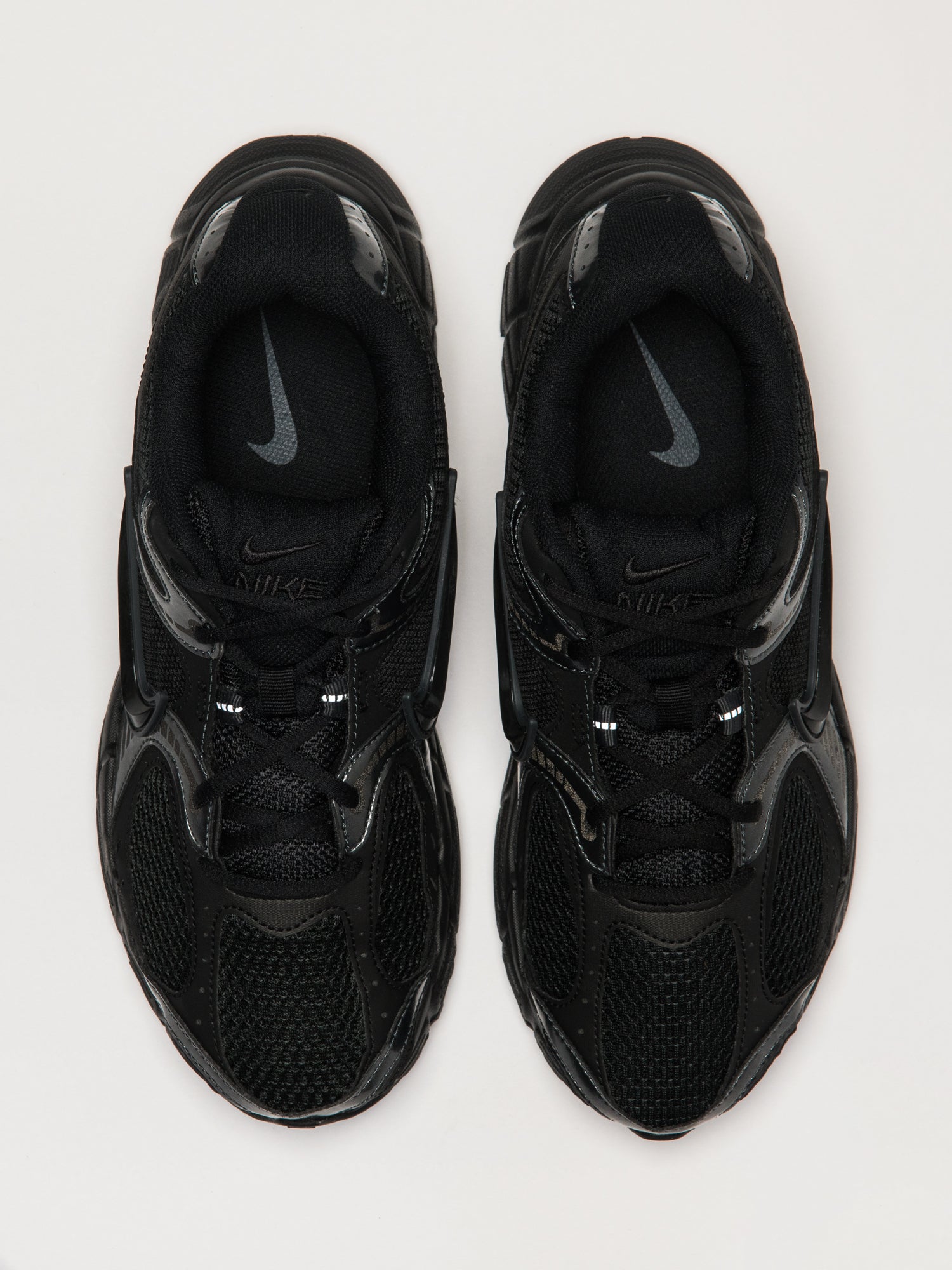 NIKE V5 RNR SNEAKER - BLACK