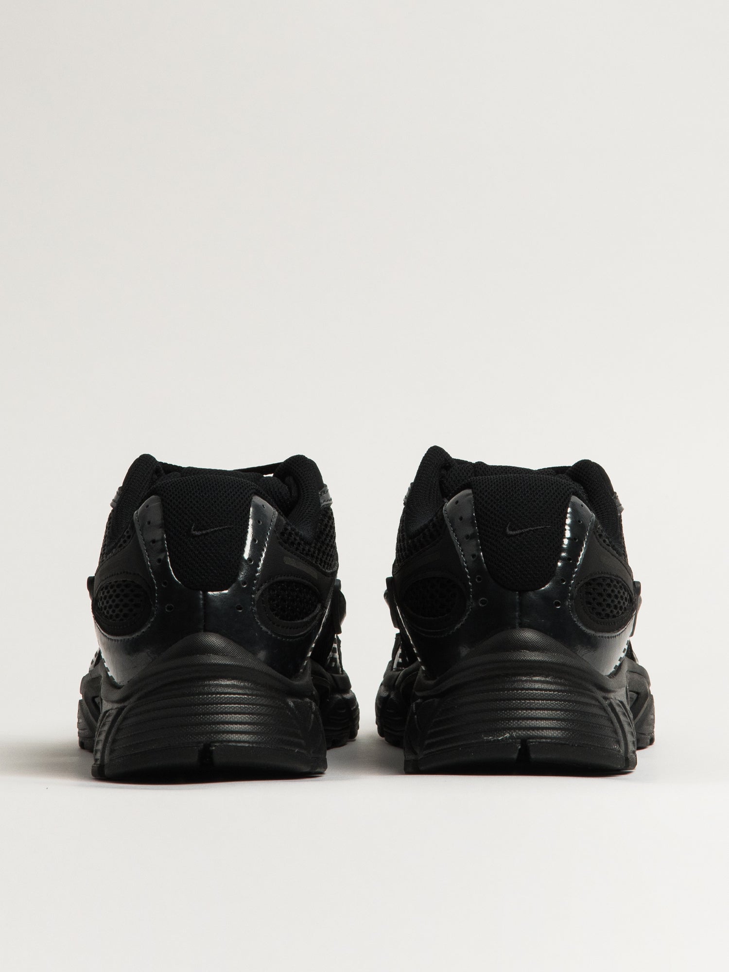 NIKE V5 RNR SNEAKER - BLACK