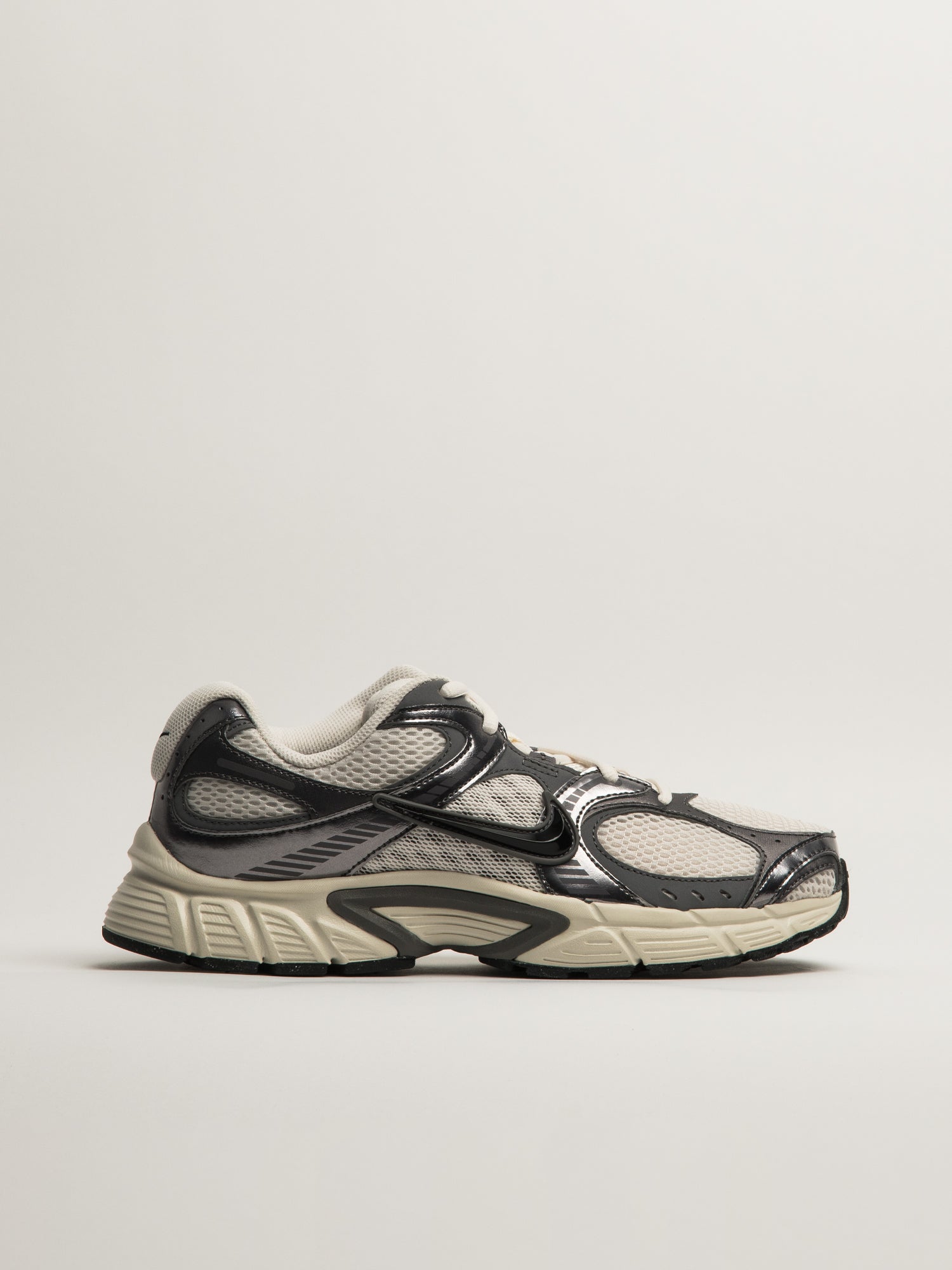 NIKE V5 RNR SNEAKER - GREY