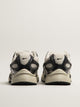 NIKE V5 RNR SNEAKER - GREY