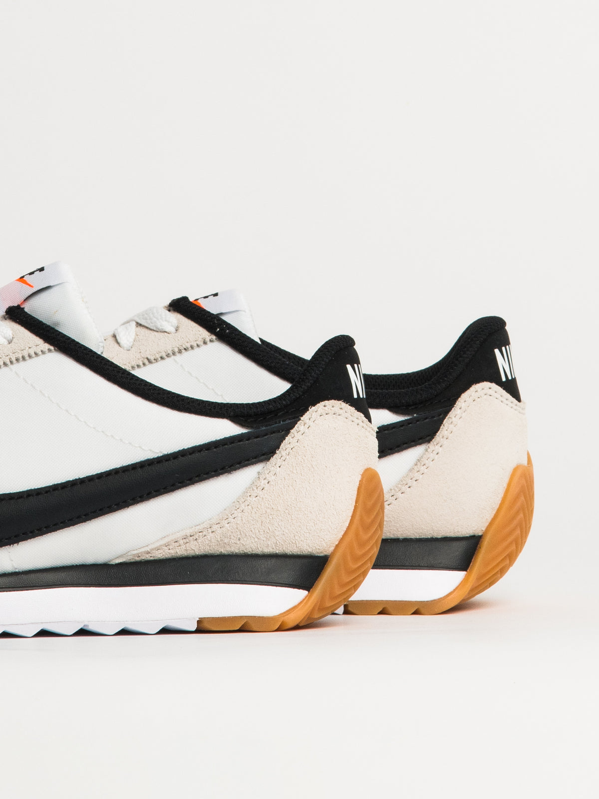 WOMENS NIKE PACIFIC SNEAKER - WHITE/BLACK