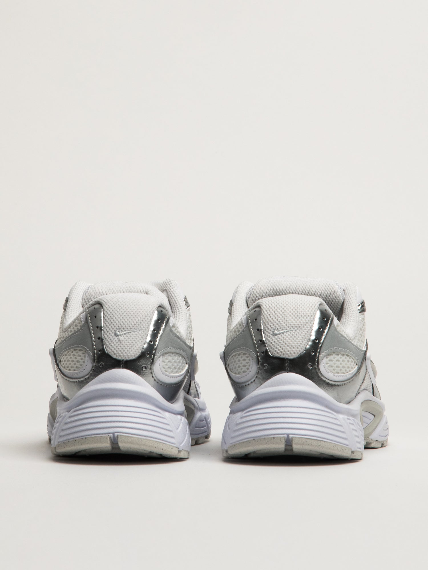 SNEAKER NIKE V5 RNR FEMME - BLANC/ARGENT