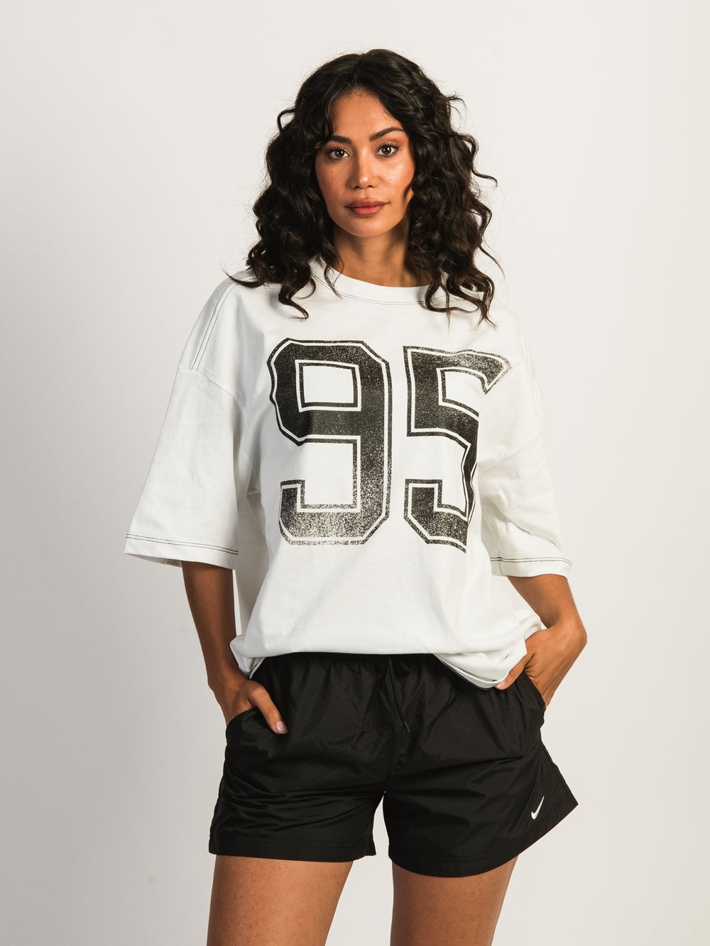 NIKE SPORTSWEAR STREET OVERSIZED TEE