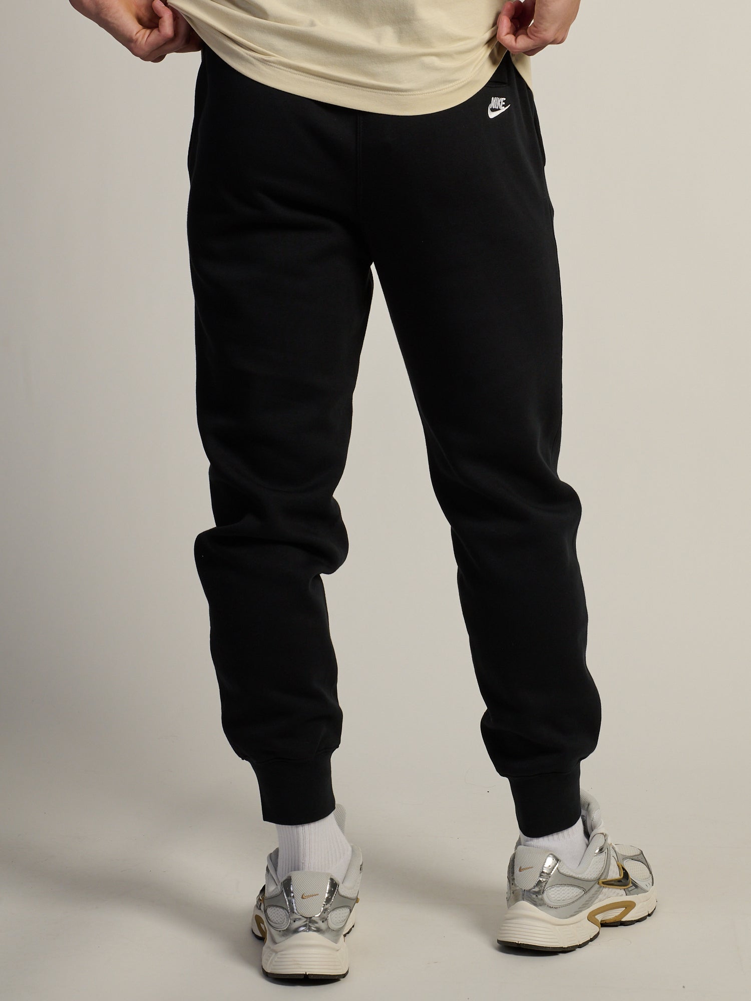 NIKE CLUB CHENILLE JOGGER - BLACK