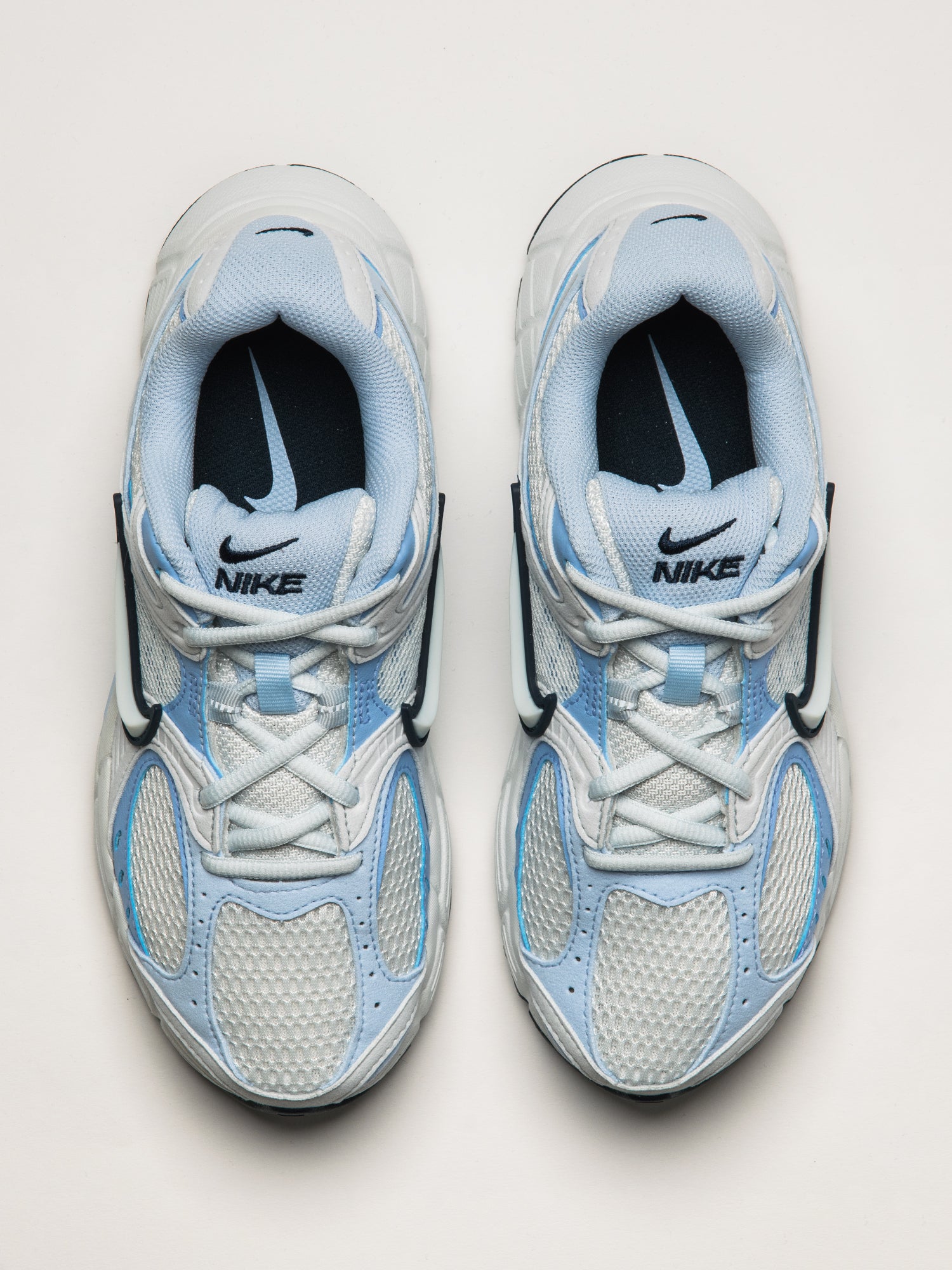 WOMENS NIKE V5 RNR SNEAKER - OFF WHITE/BLUE