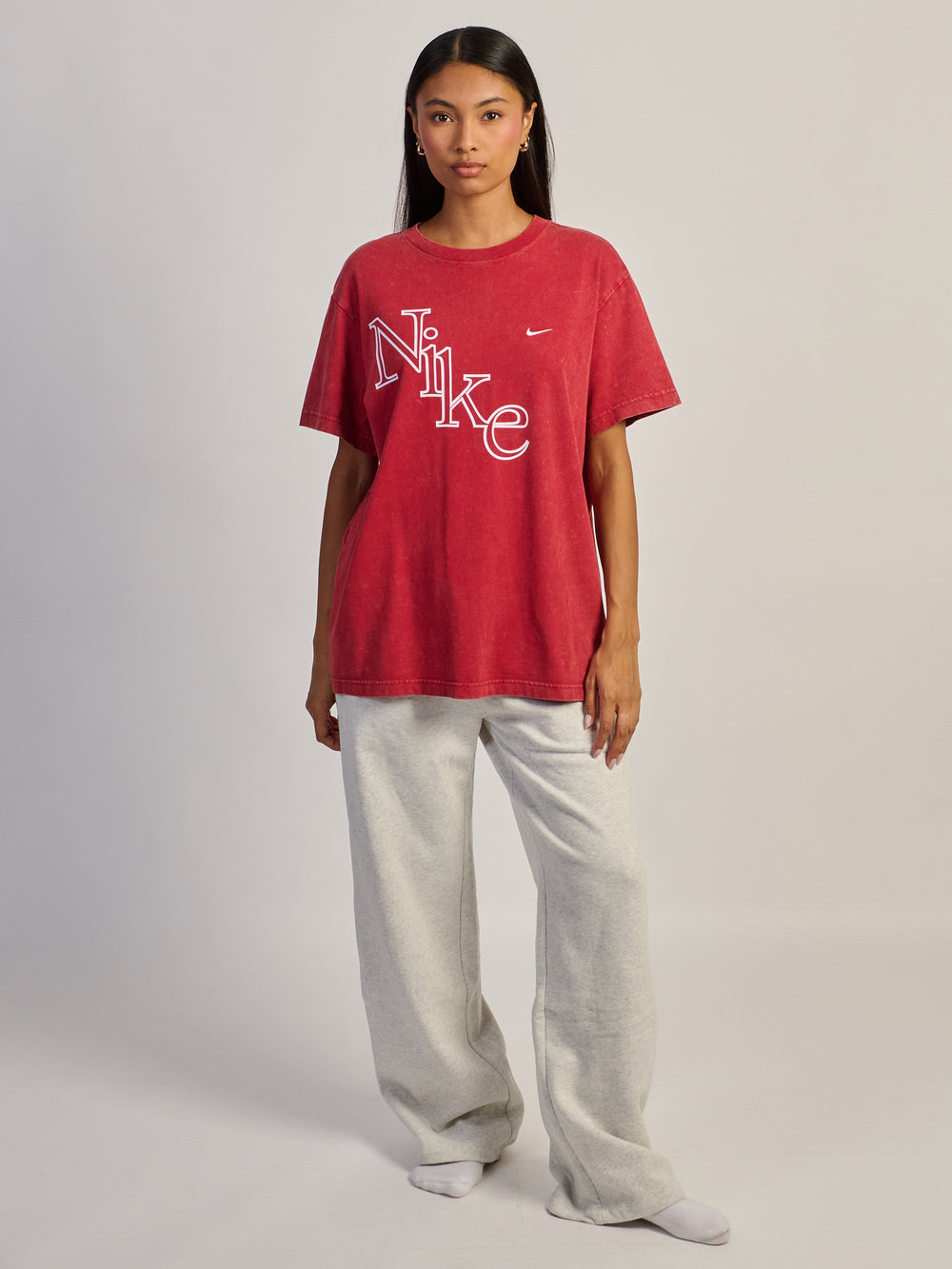 NIKE T-SHIRT TOUGH ROUGE