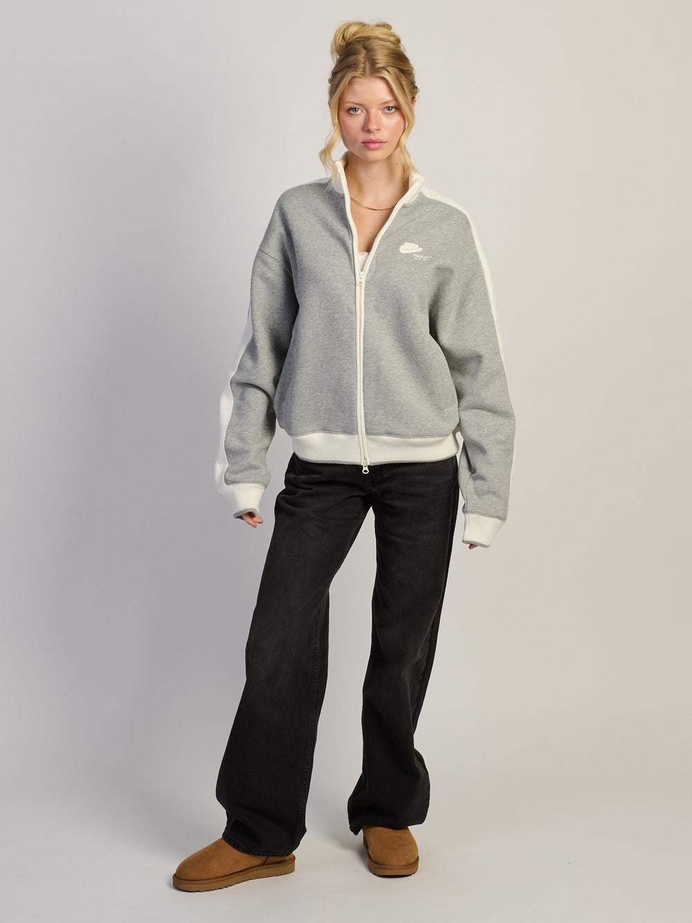 NIKE FULL ZIP TRACK JACKET