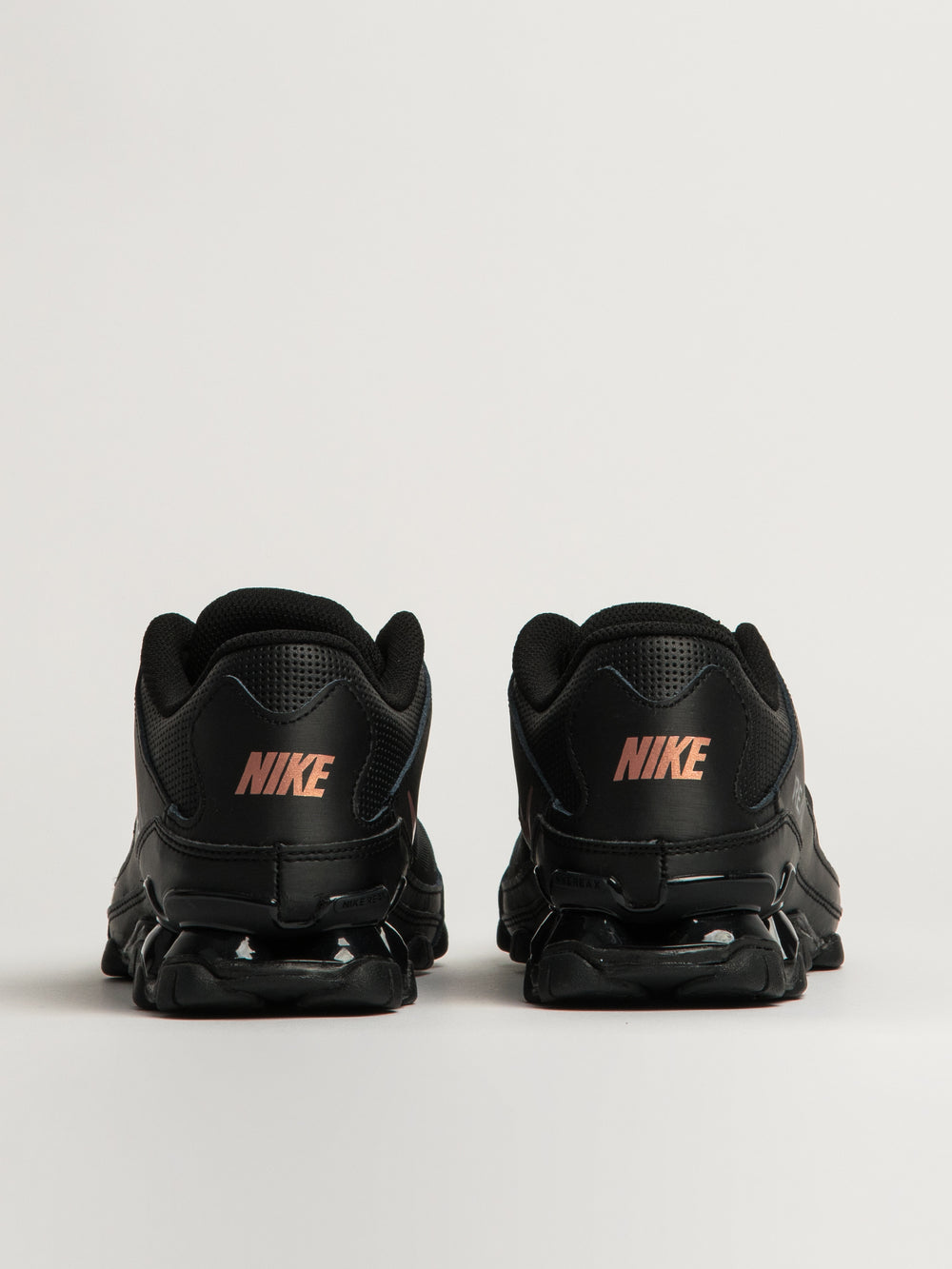 NIKE REAX 8 TR BASKETS - NOIR
