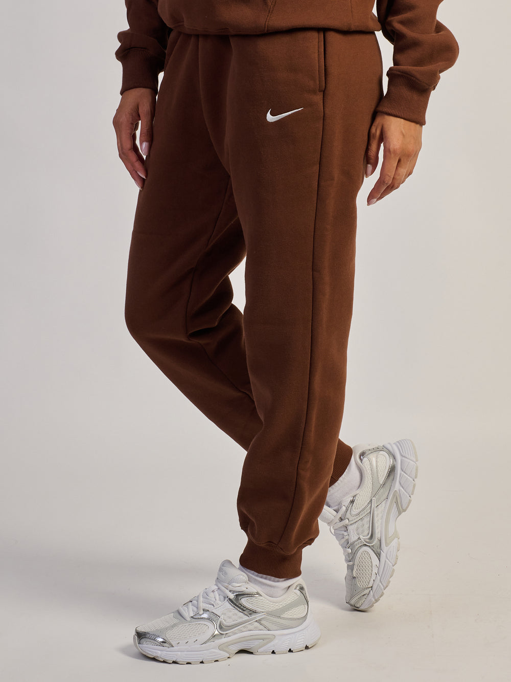 NIKE MID RISE JOGGERS -COCOA