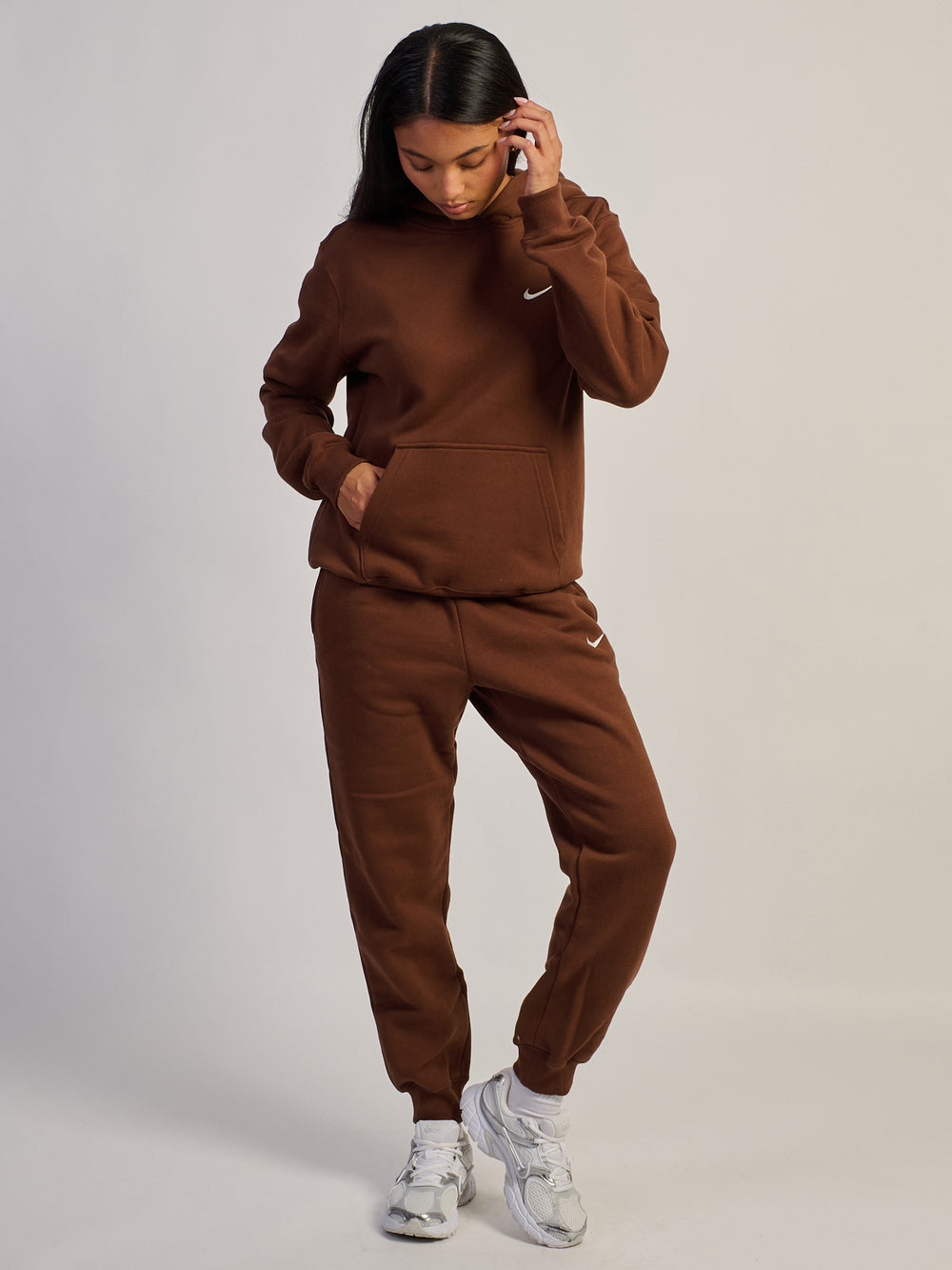 NIKE MID RISE JOGGERS -COCOA