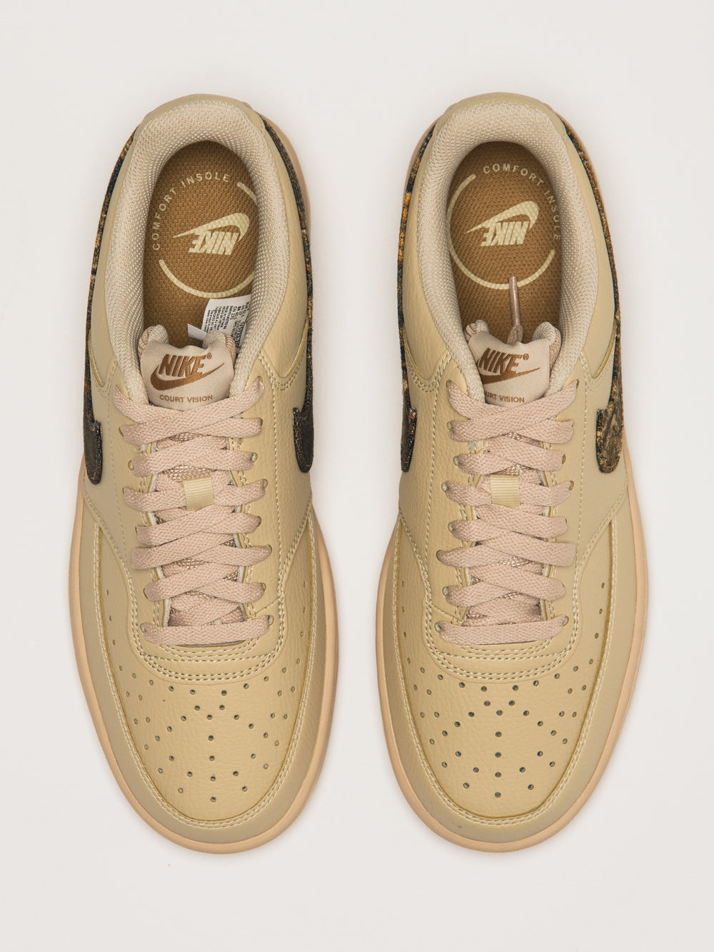 BASKETS NIKE COURT VISION SE - CRÈME