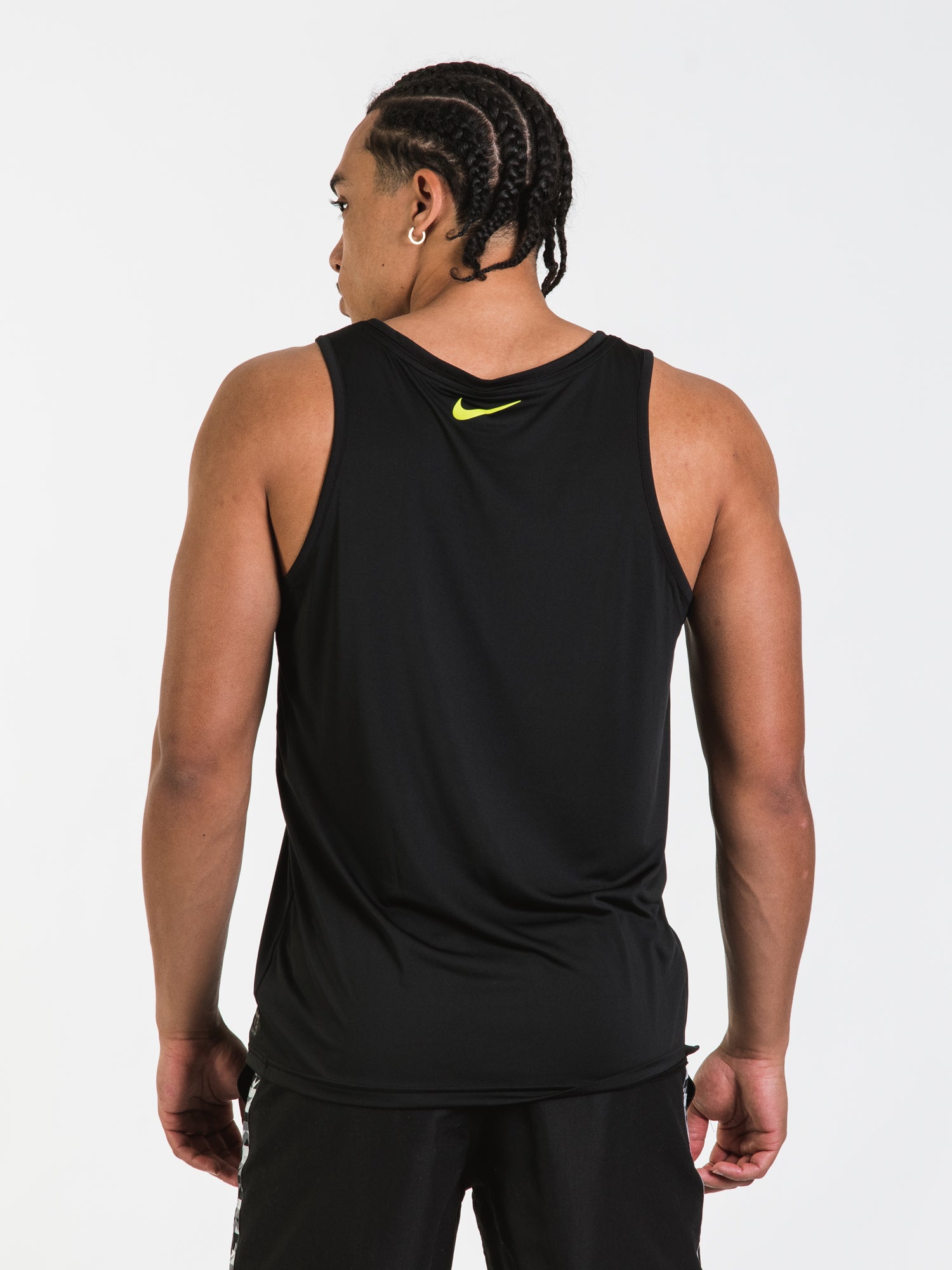 Clearance nike tank discount tops